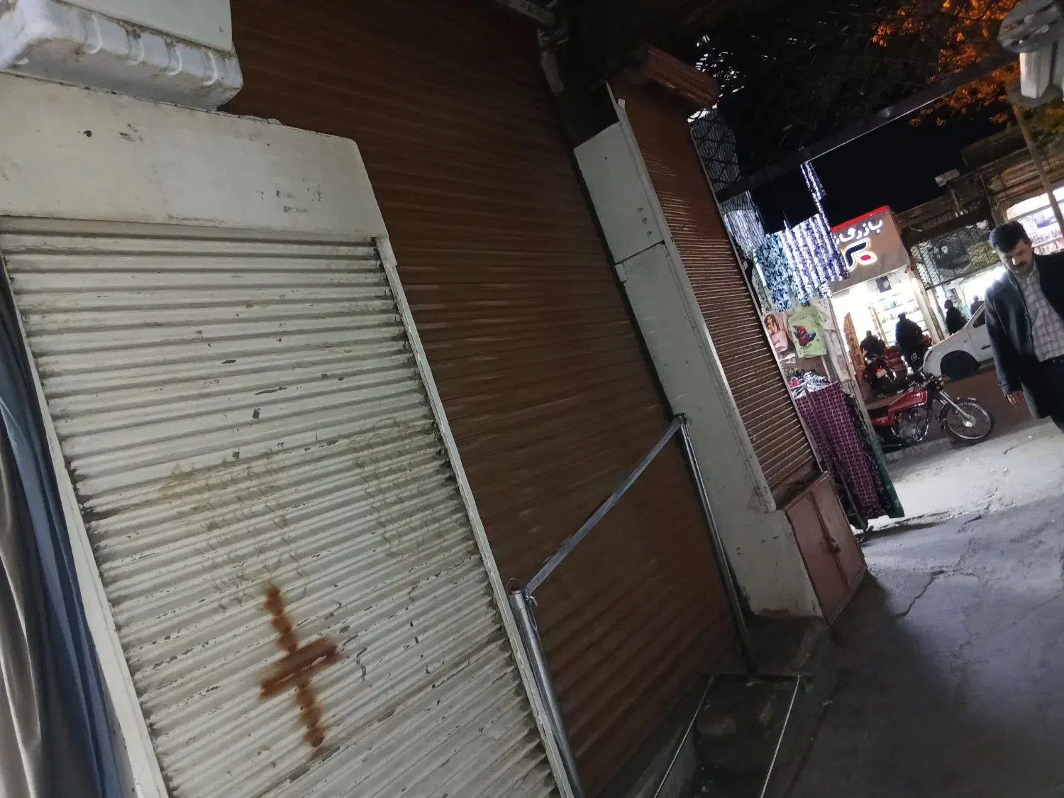 مغازه  خیابان انقلاب دهنه اهنگران|فروش مغازه و غرفه|سنندج, |دیوار