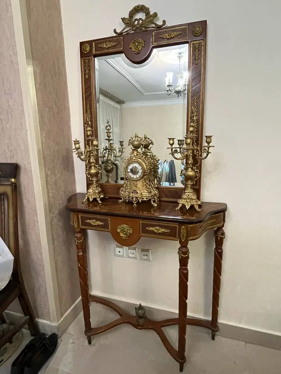آینه کنسول برنز کاری شده|بوفه، ویترین، کنسول|تهران, ارم|دیوار