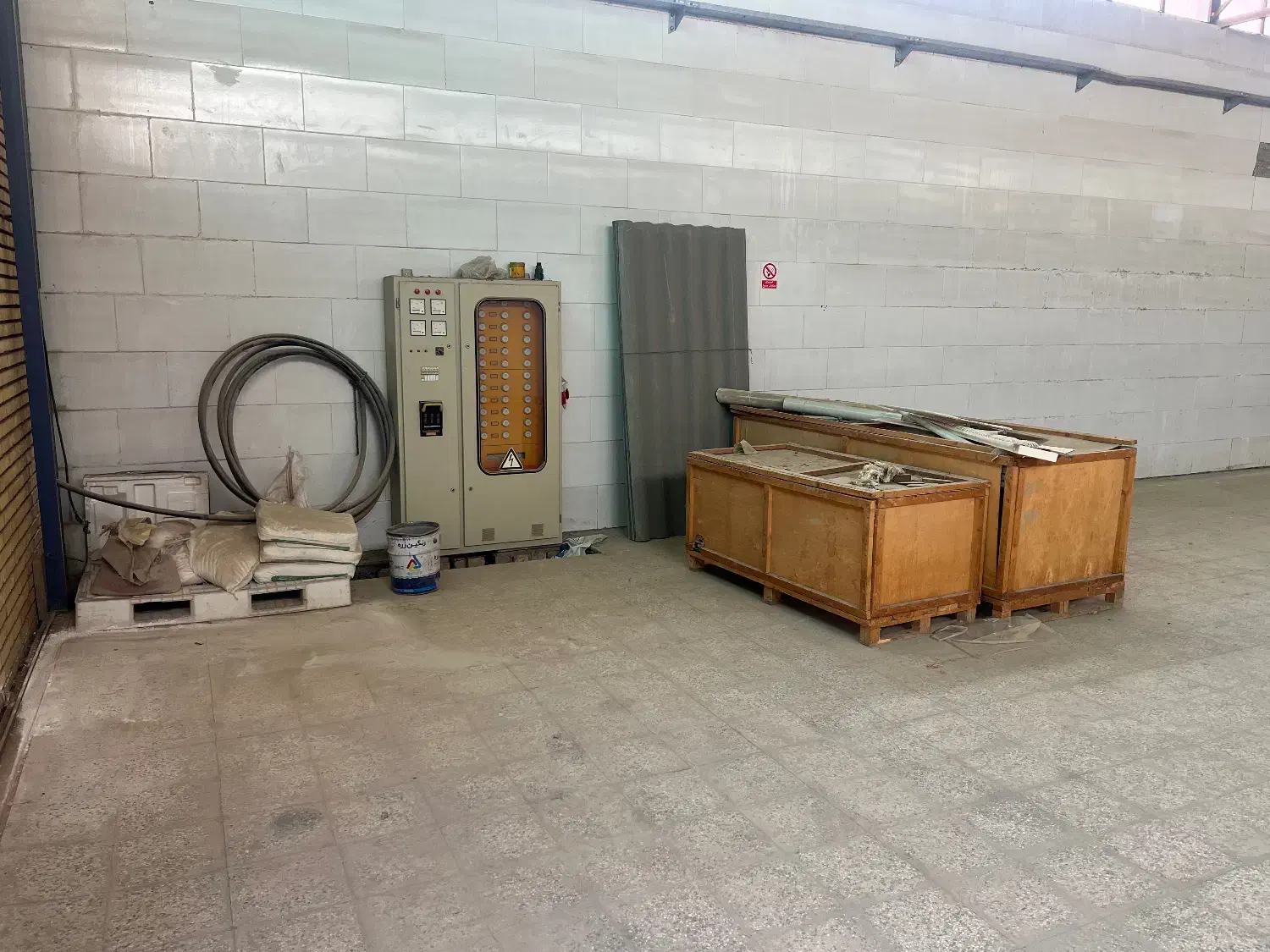 اجاره  انبار سوله شهرک صنعتی مورچه خورت سالن|اجارهٔ دفتر صنعتی، کشاورزی، تجاری|شاهین‌شهر, شهرک صنعتی مورچه خورت|دیوار