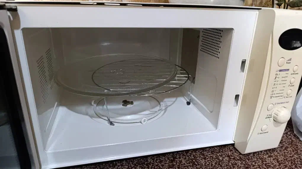 ماکروویو|اجاق گاز و لوازم برقی پخت‌وپز|کازرون, |دیوار