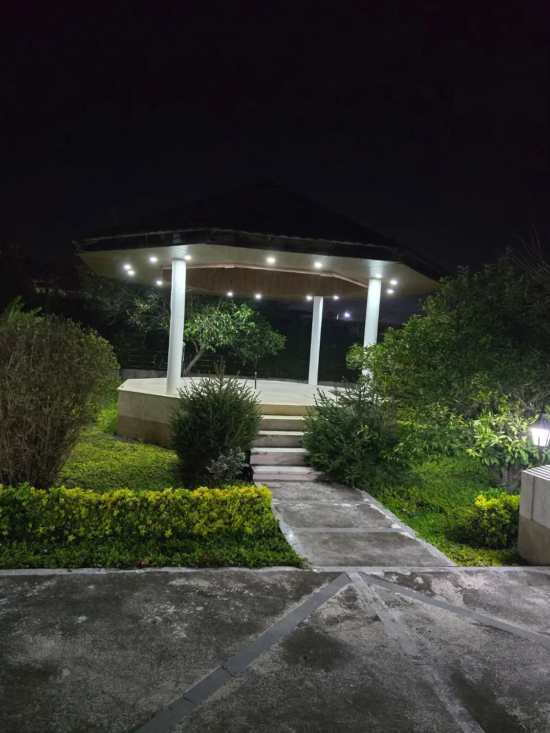 ویلا ، شهرک دهکده شیرین ، ۹۵۰متر زمین ، ۴۰۰متر بنا|فروش خانه و ویلا|سلمانشهر, |دیوار