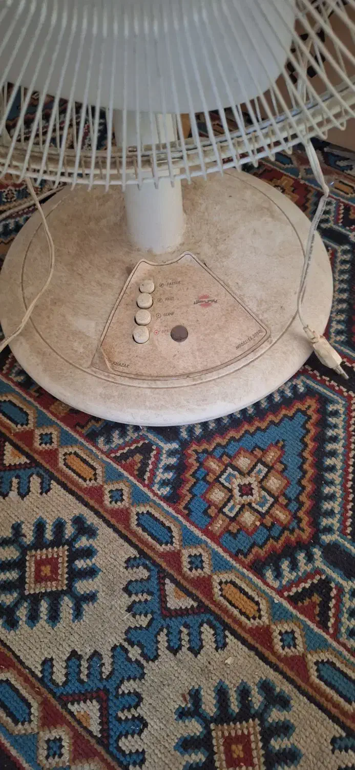 پنکه ایستاده|پنکه و تصفیه‌کنندهٔ هوا|اصفهان, سپاهان‌شهر|دیوار