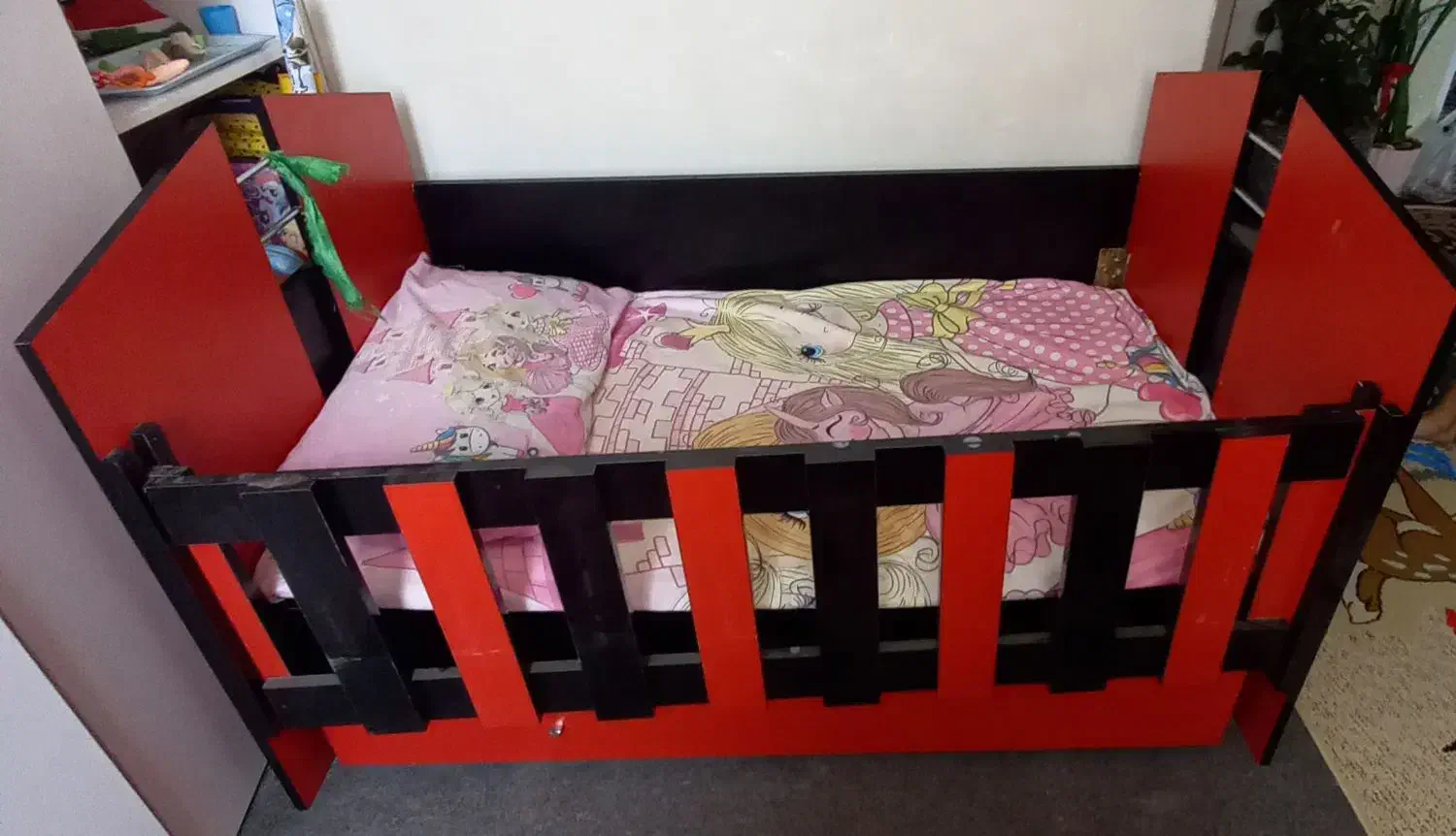 سلام تخت کاملا سالم|تشک تختخواب|اشتهارد, |دیوار