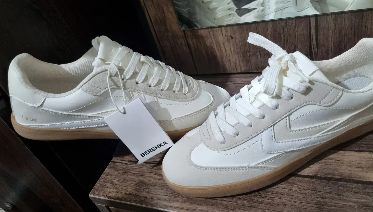 کتانی برند BERSHKA|فعالیت داوطلبانه|بندر انزلی, شالیور|دیوار