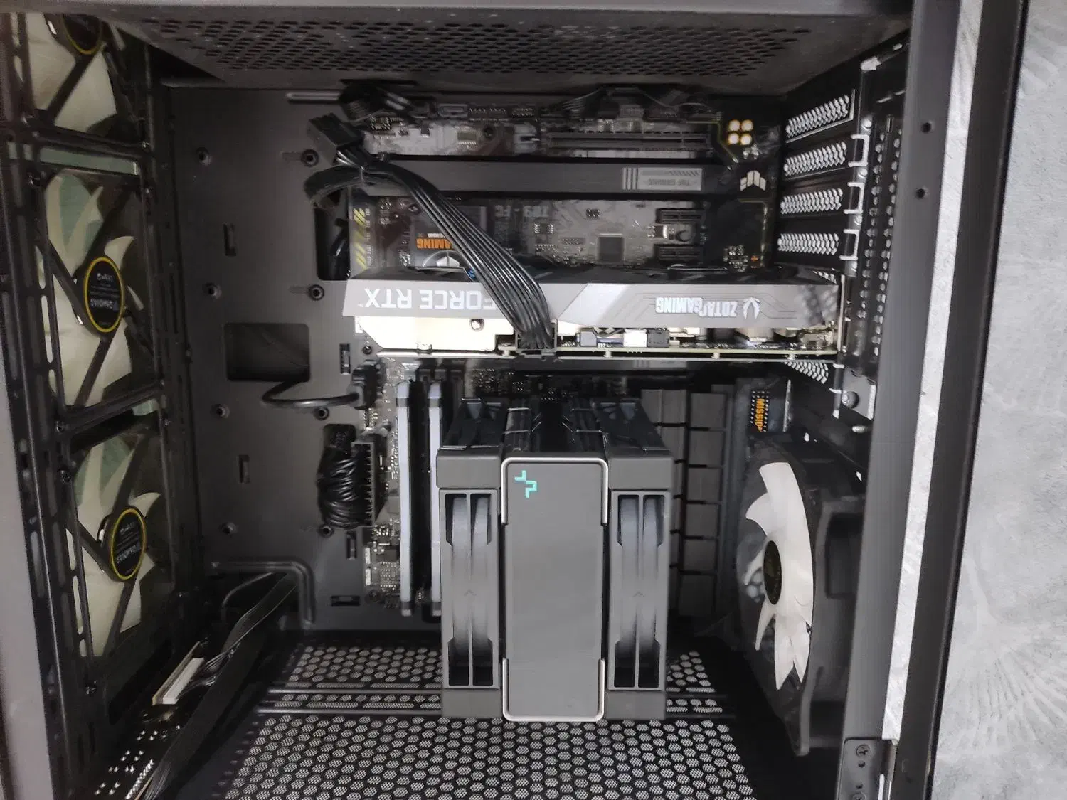 کیس گیمینگ فوقالعاده تمیز و کم کارکرد|رایانه رومیزی|وحدتیه, |دیوار