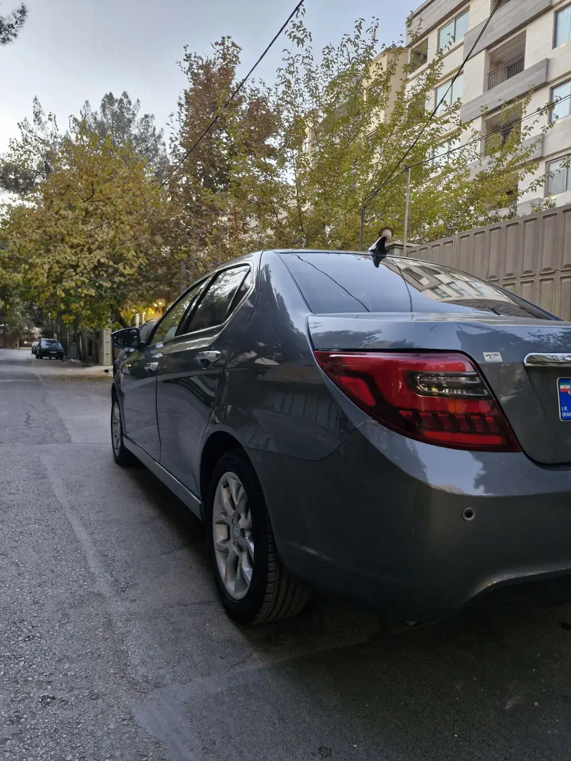 دنا پلاس اتومات فول ۱۴۰۱ خاکستری متالیک|خودرو سواری و وانت|اصفهان, رسالت|دیوار