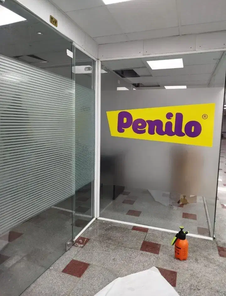 نصب برچسب روی دیوار و کابینت و پوستر|خدمات پیشه و مهارت|مشهد, سراب|دیوار