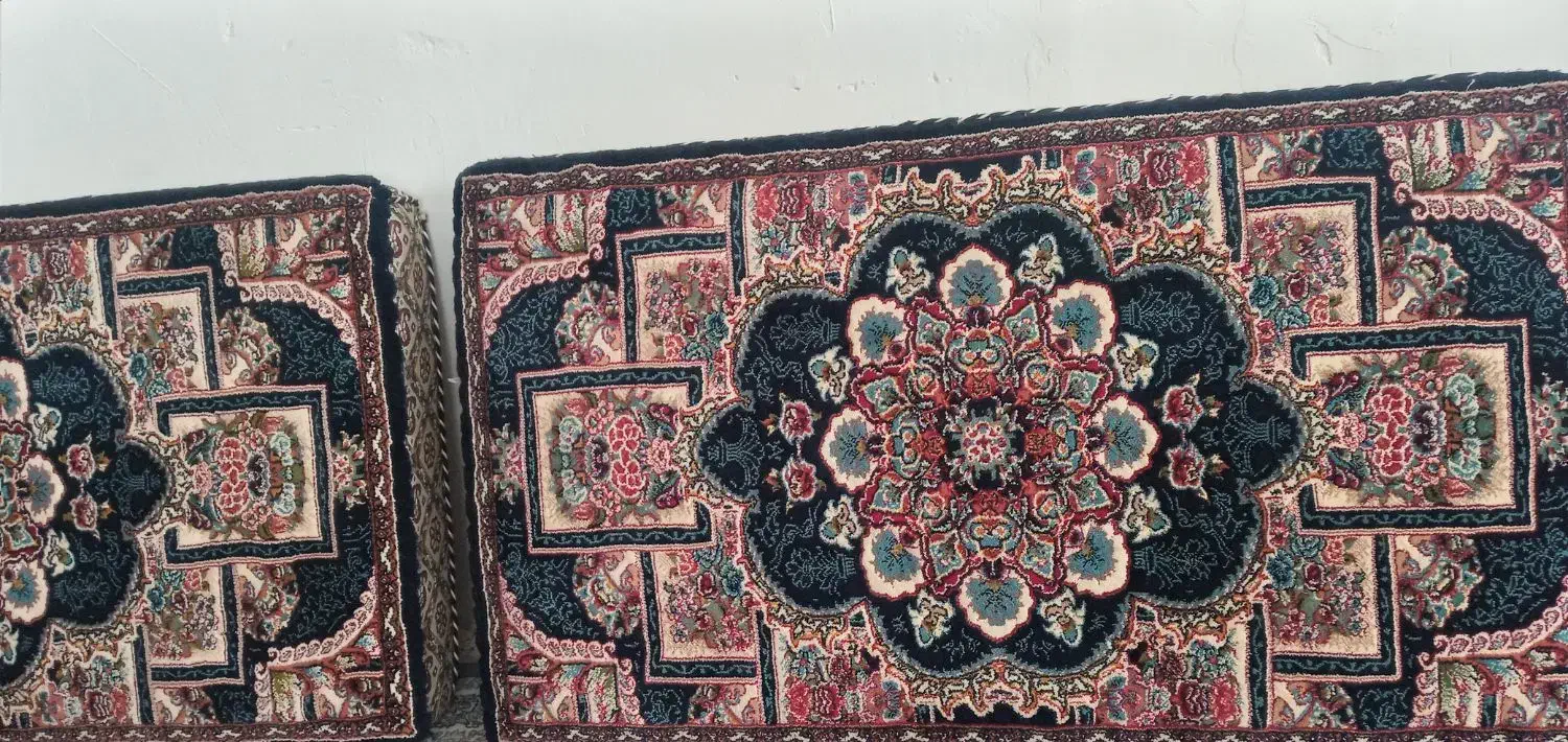 چهار عدد پشتی|پشتی|بیجار, |دیوار