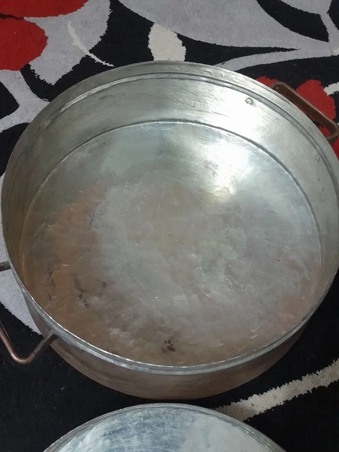 دیگ مسی قدیمی|ظروف پخت‌وپز|یزد, |دیوار