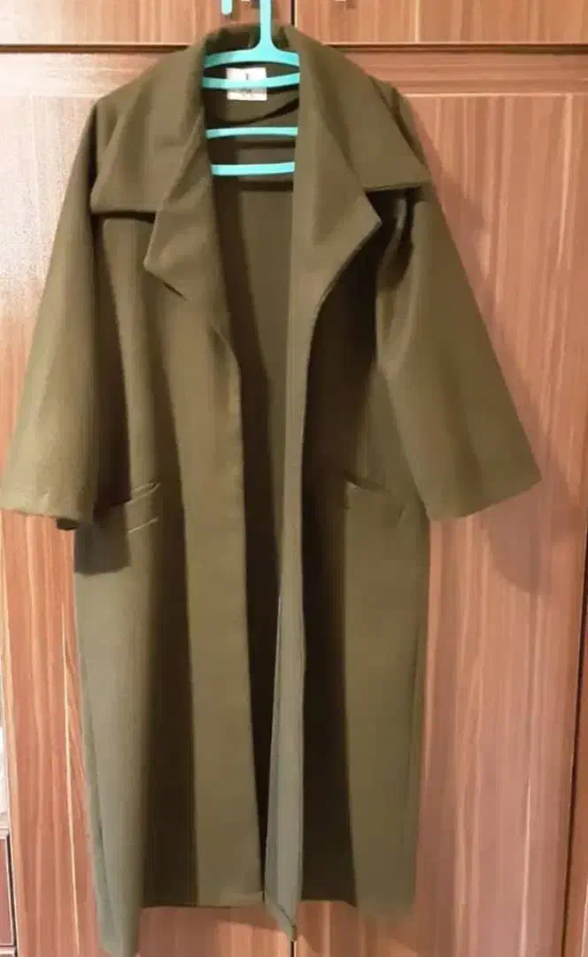 پالتو . مانتو|لباس|رشت, گلسار|دیوار