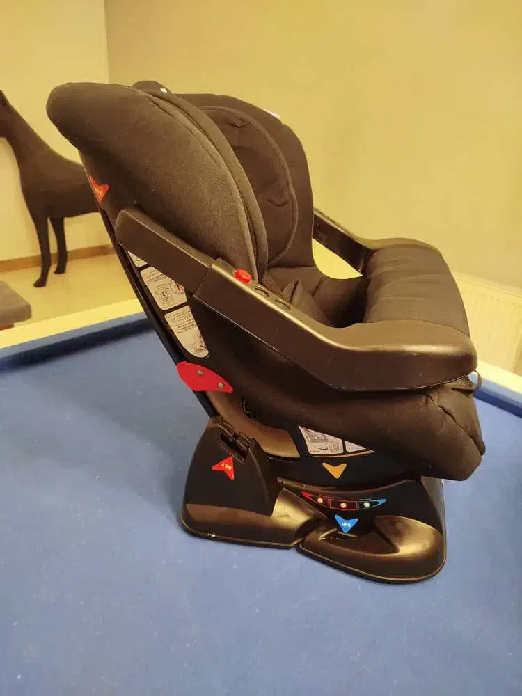 صندلی ماشین کریر تخت کنارمادر|تخت و صندلی بچه|هشتگرد, شهرک راه آهن|دیوار