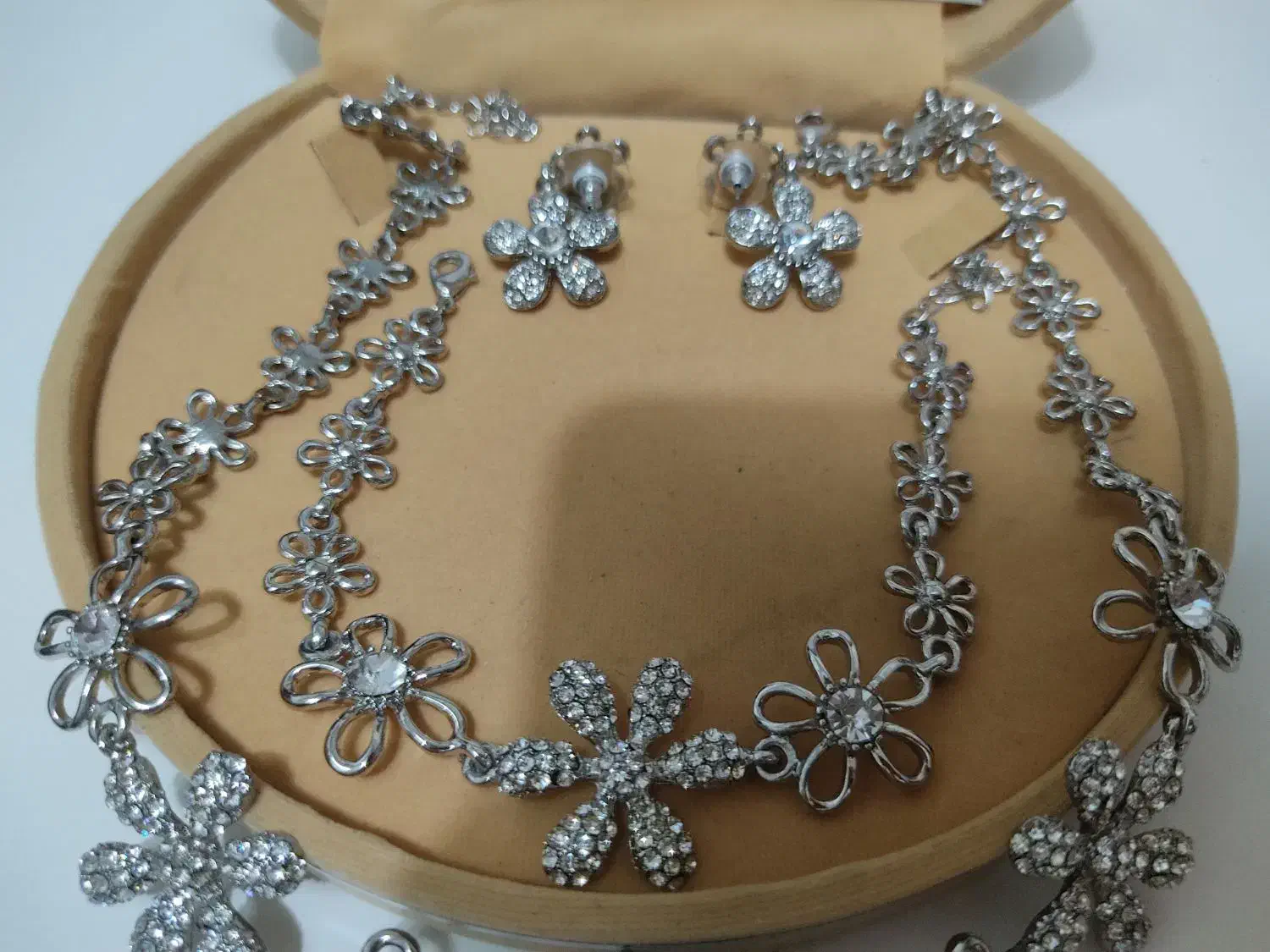 ست بدلیجات|بدلیجات|آستانه اشرفیه, |دیوار