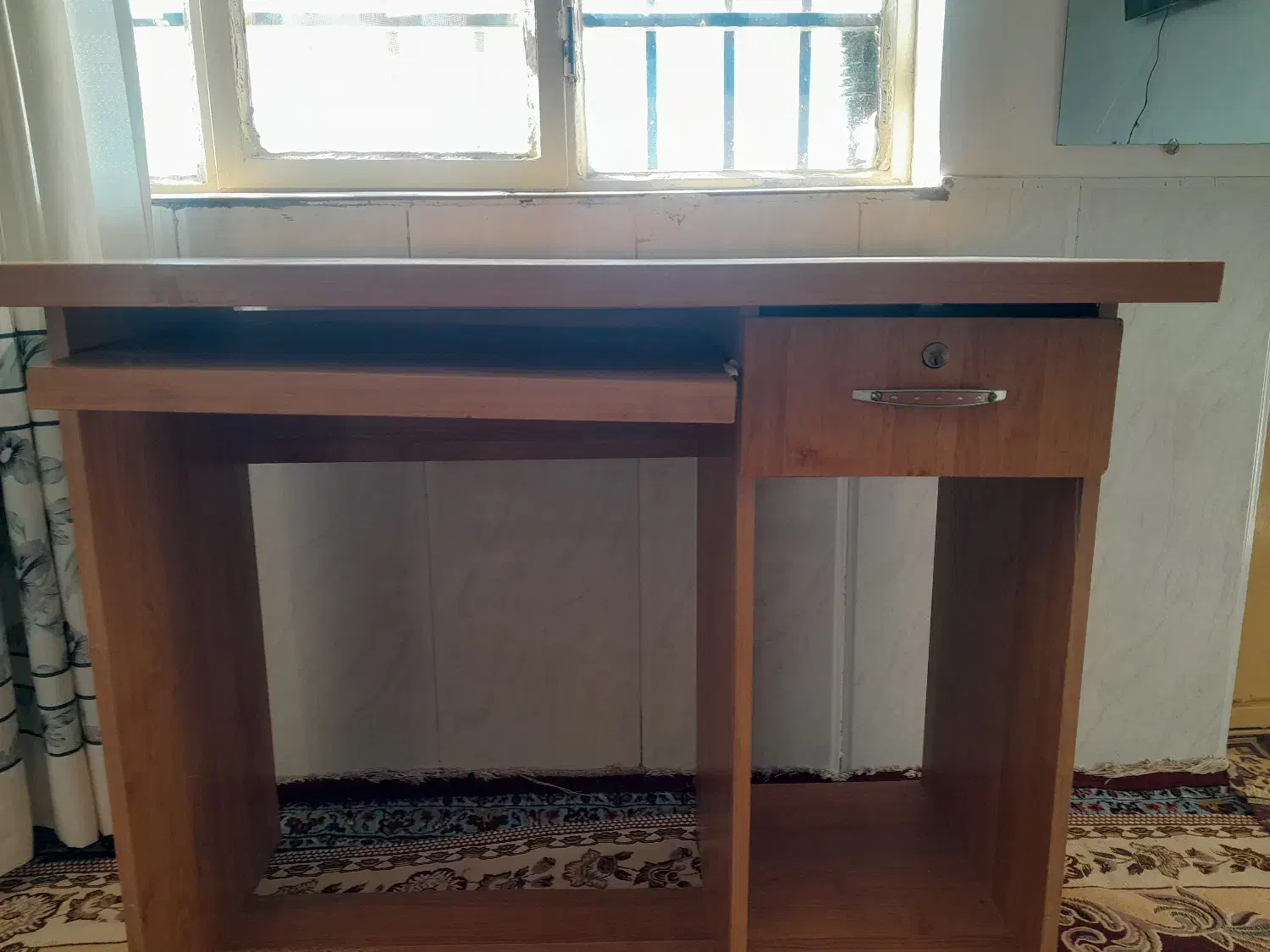 میزکامپیوتر|میز تحریر و کامپیوتر|زیرکوه, |دیوار