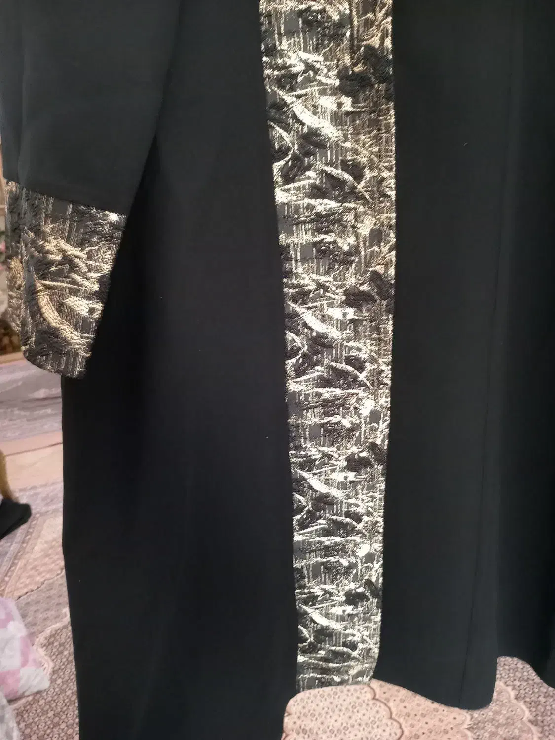 مانتو کار شده با یراق طلایی بسبار ریبا 700 تومان|لباس|تهران, مجیدآباد|دیوار