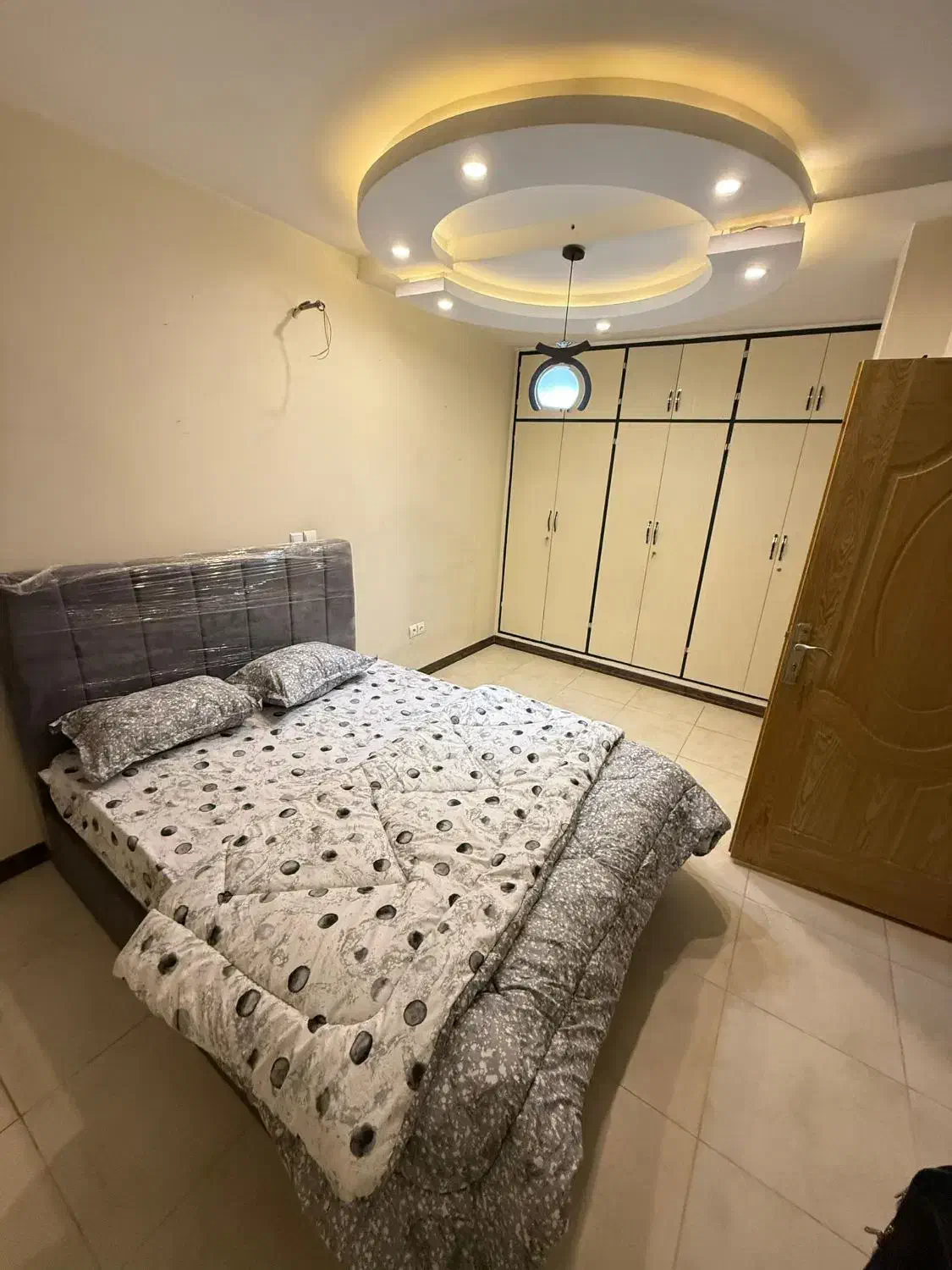 آپارتمان منزل فرنیش مبله هتلی شیک و جدید|اجارهٔ کوتاه‌مدت آپارتمان و سوئیت|شیراز, فرهنگ شهر|دیوار