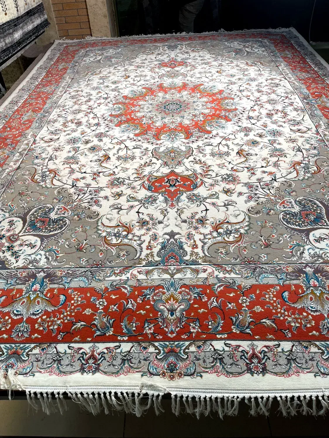 فرش ماشینی ۹ متری اولیا ۷۰۰ شانه(فرش هنرمند)|فرش|تبریز, |دیوار