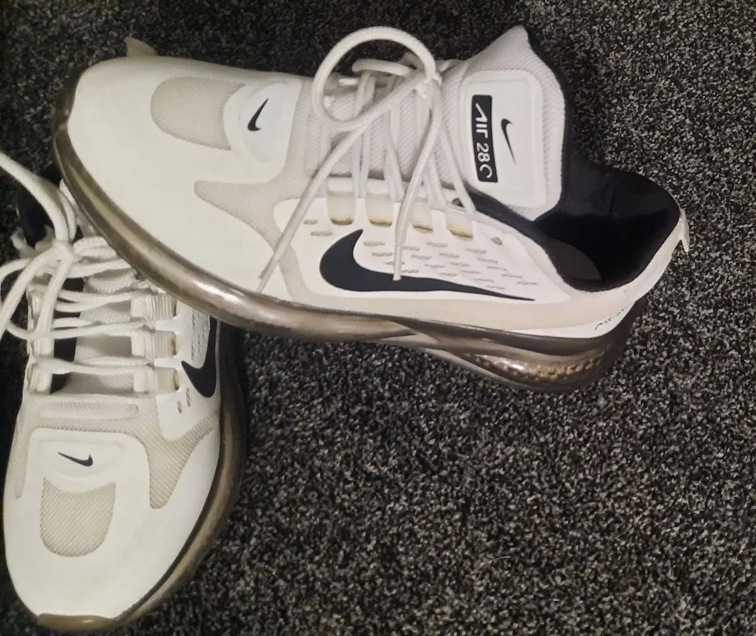 فروشی|کیف، کفش، کمربند|کیش, |دیوار