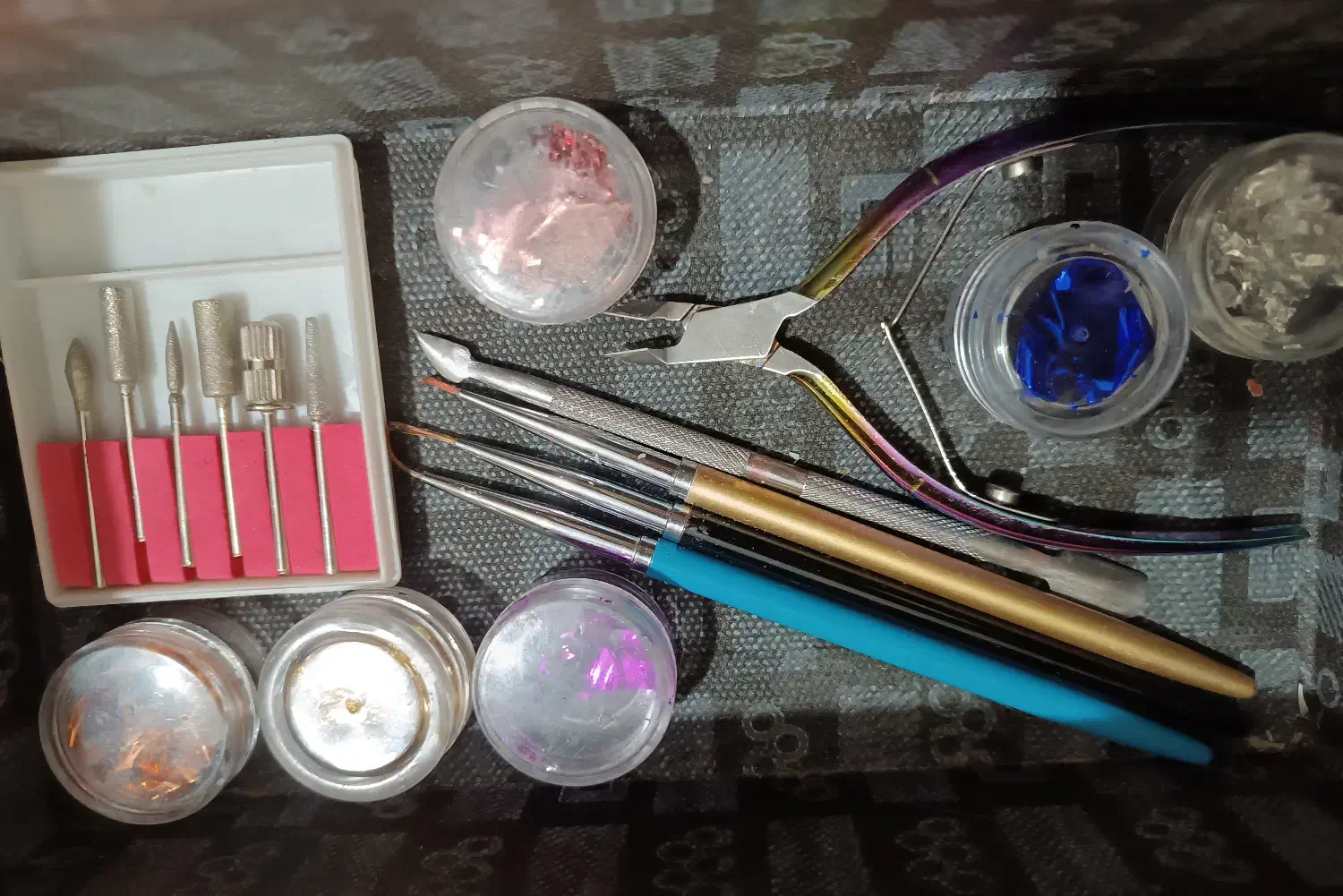 لوازم کاشت ناخن در حد نو|آرایشی، بهداشتی، درمانی|الیگودرز, |دیوار