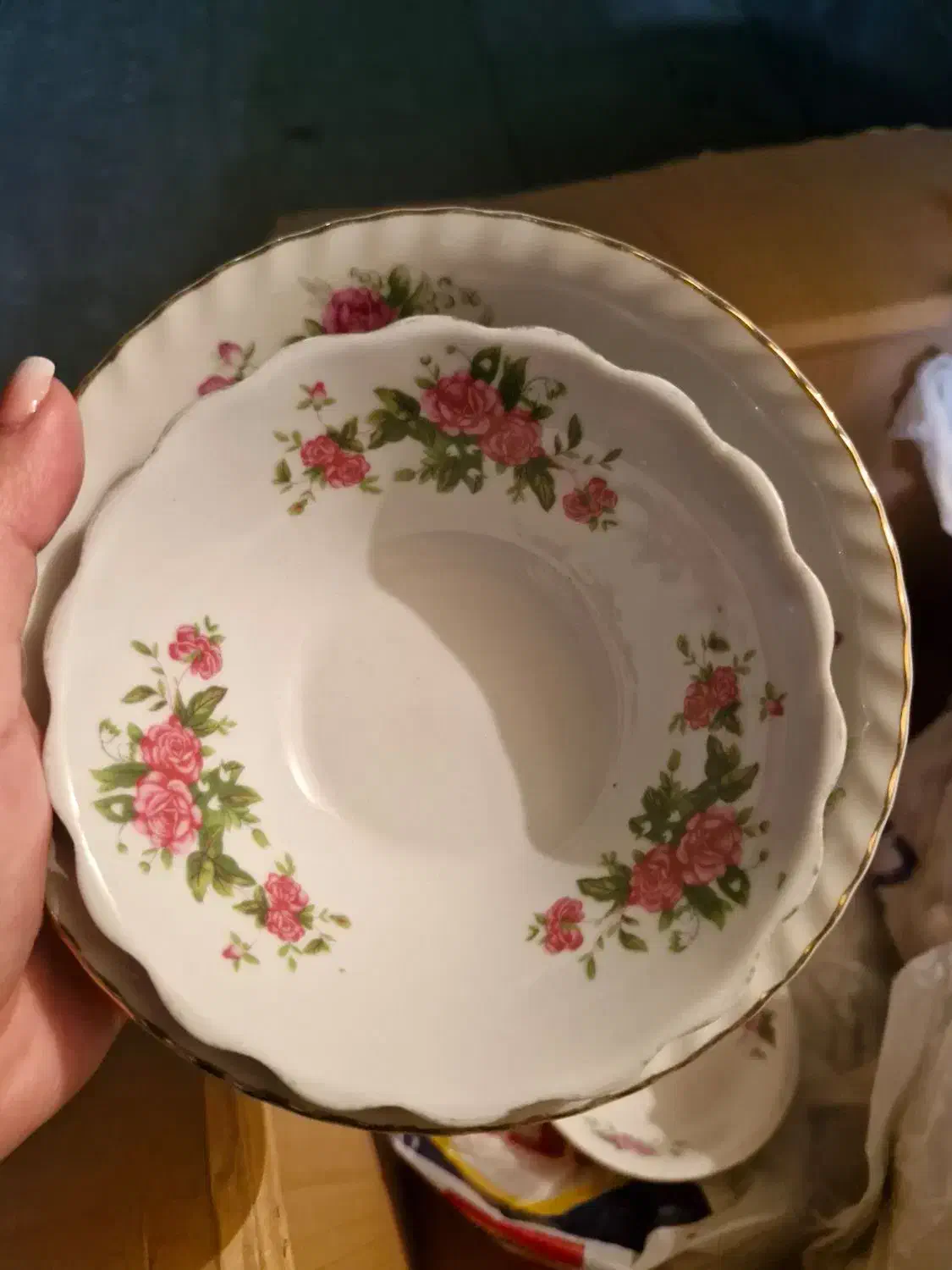 سرویس چینی گل سرخی|ظروف سرو و پذیرایی|کرج, شهرک فهمیده|دیوار