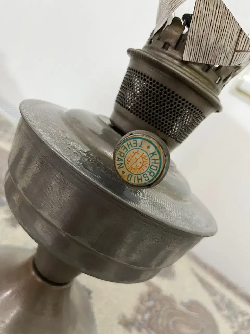 چراغ گردسوز نفتی مارک معروف خورشید قدیمی|کلکسیون اشیاء عتیقه|رباطکریم, رباطکریم|دیوار