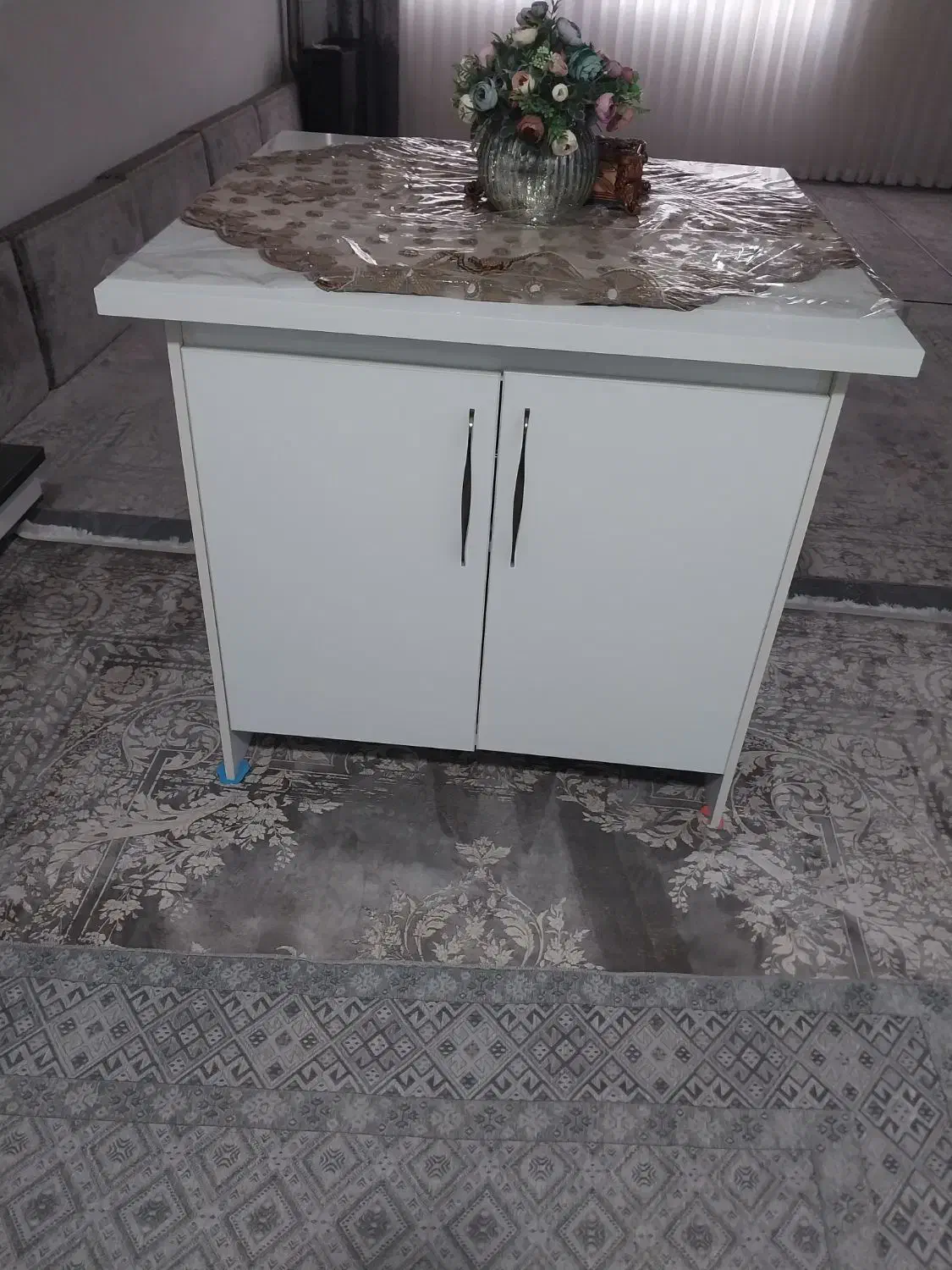 میز جزیره|میز و صندلی غذاخوری|لالجین, |دیوار