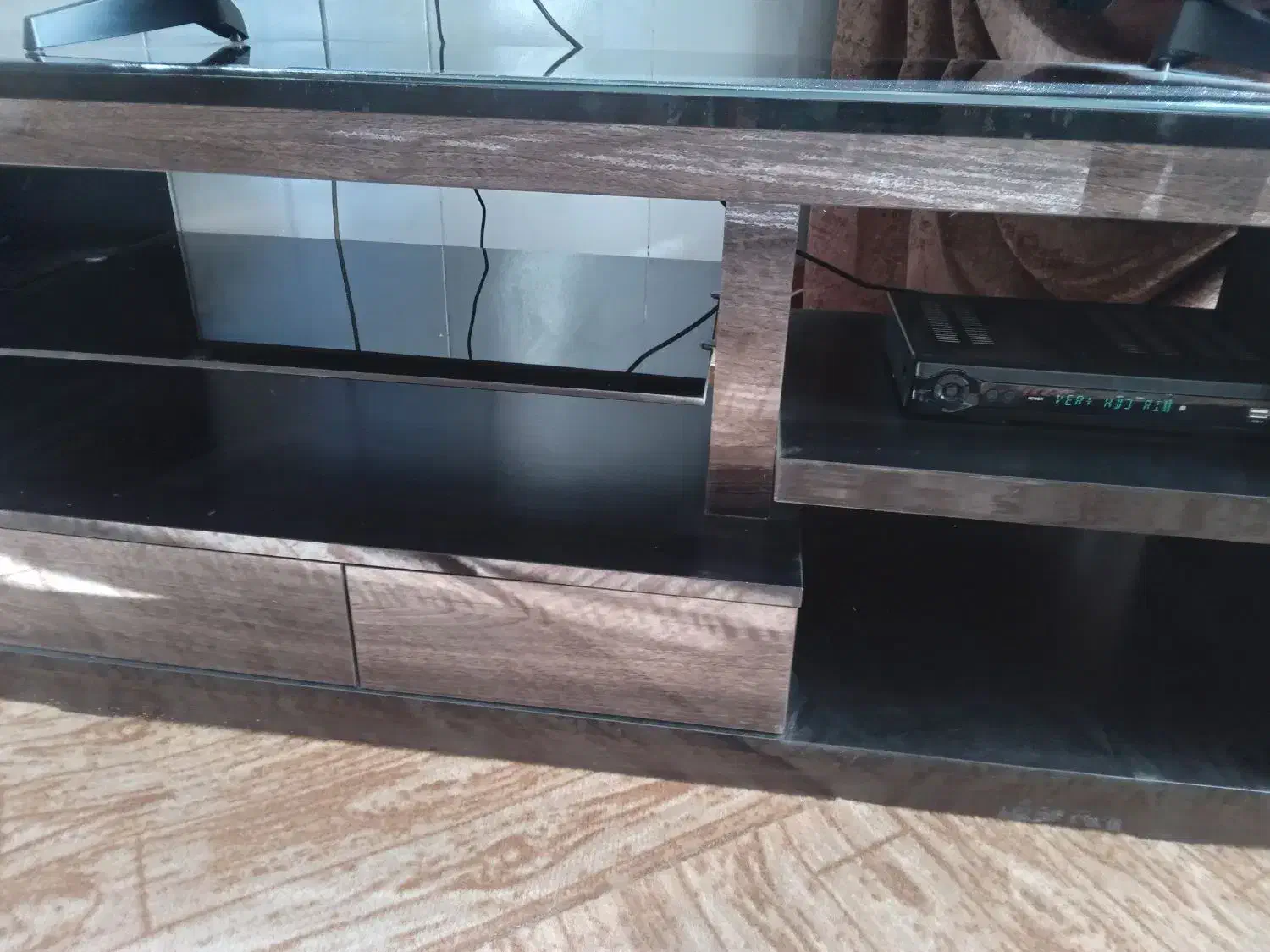 میزتلویزیون|میز تلویزیون|شیروان (خراسان), |دیوار