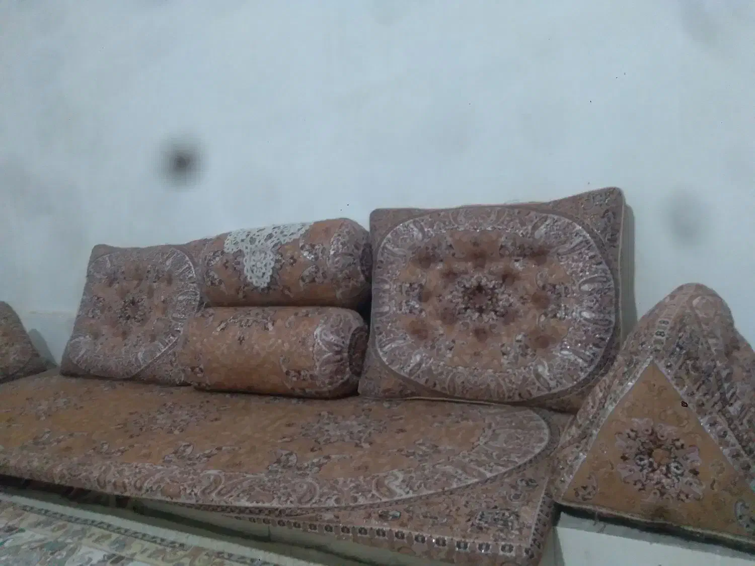 ست پشتی سنتی درحد نو|پشتی|بیرجند, |دیوار