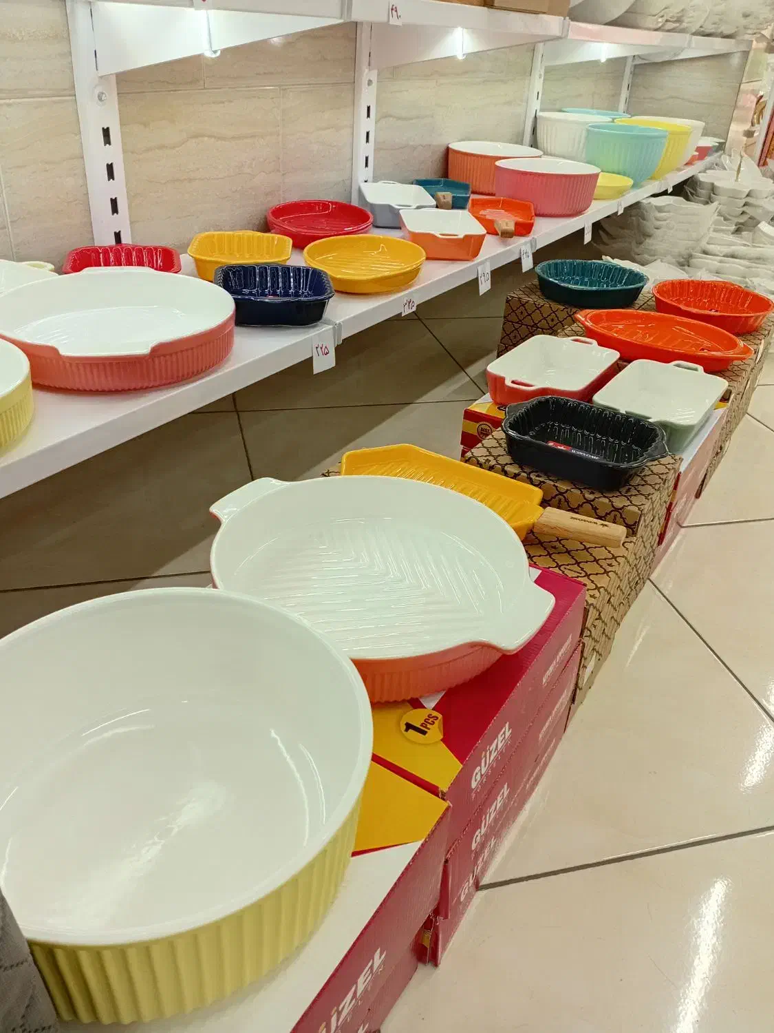 تابه و کاسه رنگی|ظروف پختوپز|ورامین, ورامین|دیوار