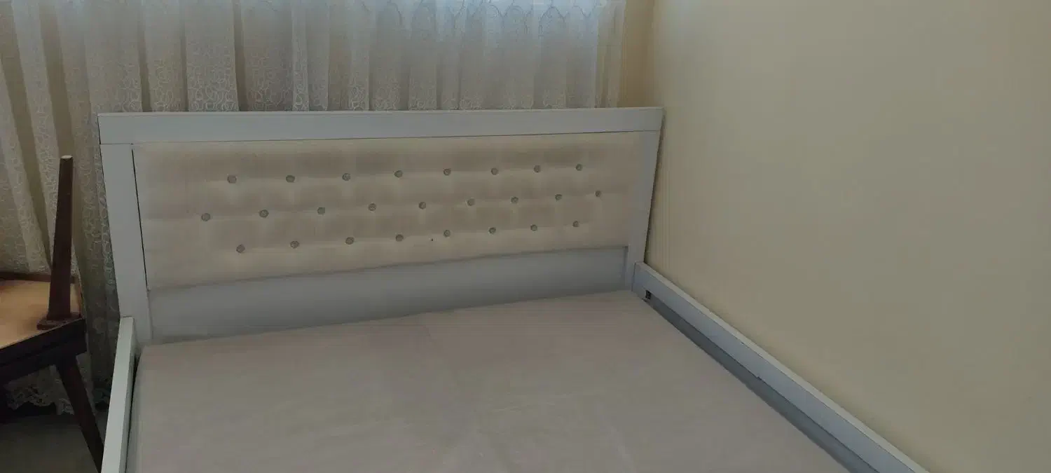 سرویس خواب|تخت و سرویس خواب|گلبهار, شهر جدید گلبهار|دیوار