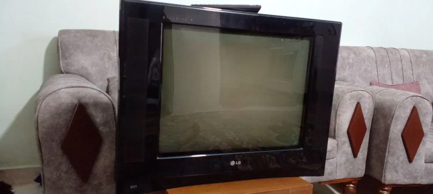 تلویزیون۲۱ اینچ|تلویزیون و پروژکتور|قزوین, |دیوار