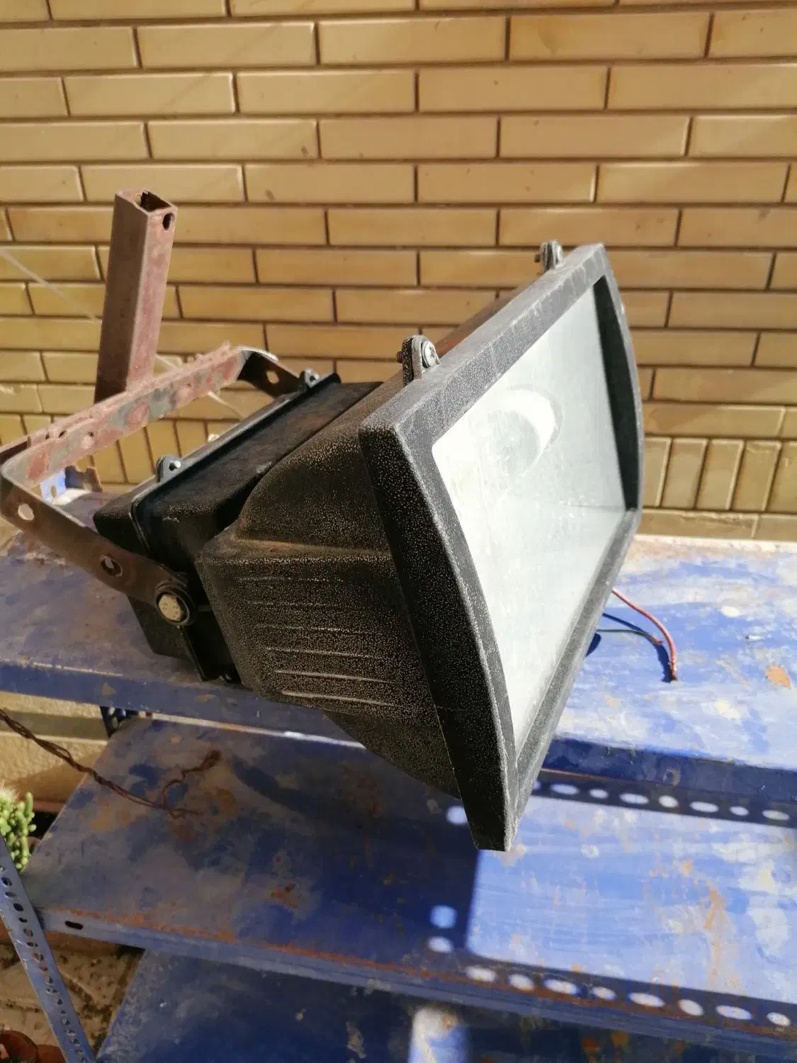 پرژکتور 400 شعاع رنگ فسفری روشن و پر نور|لامپ و چراغ|شیراز, شهرک مهرگان|دیوار