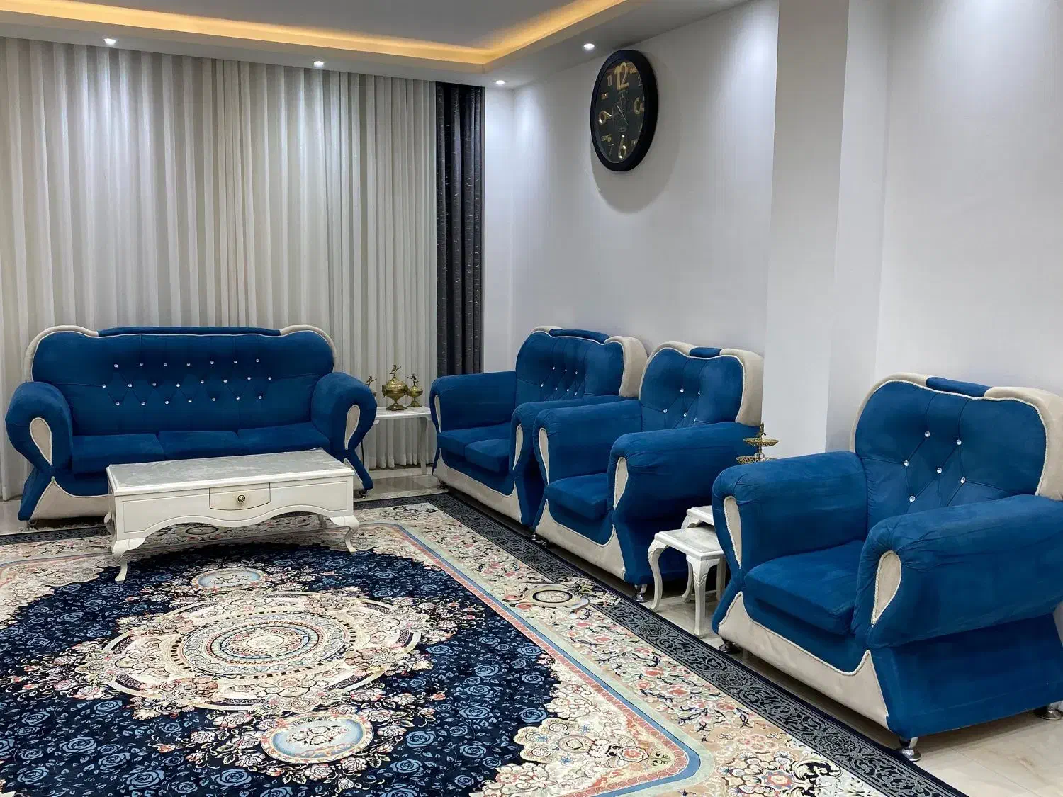 مبل راحتی ۷ نفره با عسلی و جلو مبلی|مبلمان خانگی و میز عسلی|پارس‌آباد, |دیوار