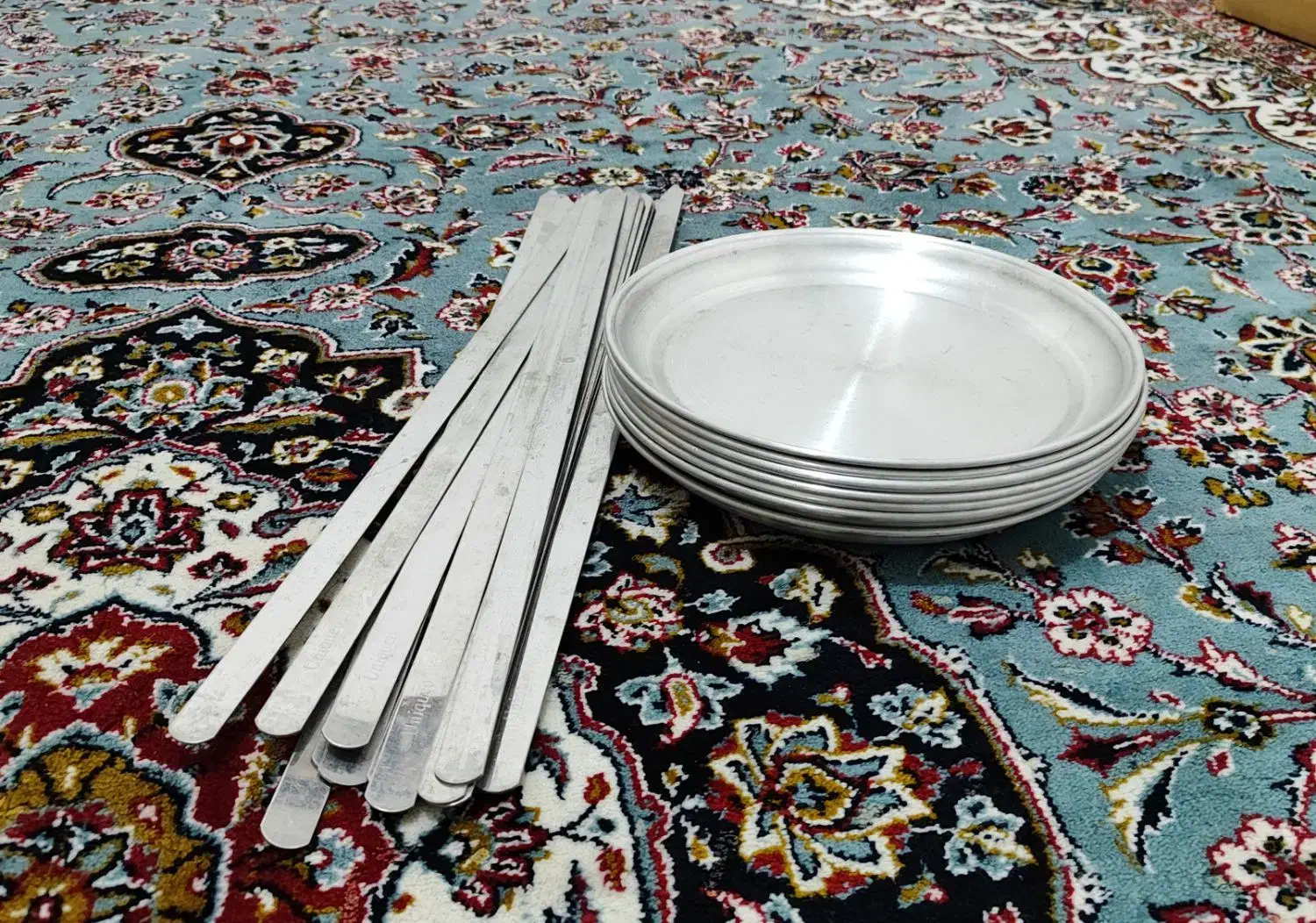 سه دسته  سیخ کباب کوبیده و ۸عدد سینی روحی|کافیشاپ و رستوران|سنندج, |دیوار