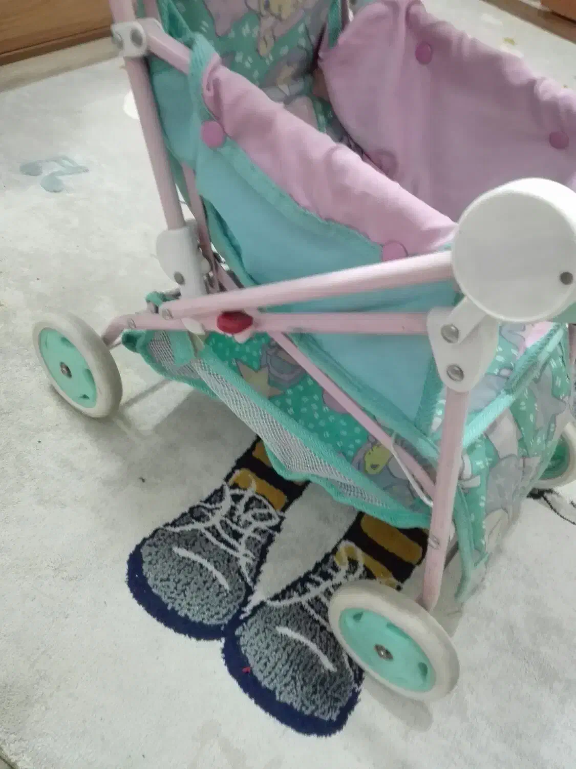 کالسکه اسباب بازی وتخت عروسک|اسباببازی بچه|شاهرود, |دیوار