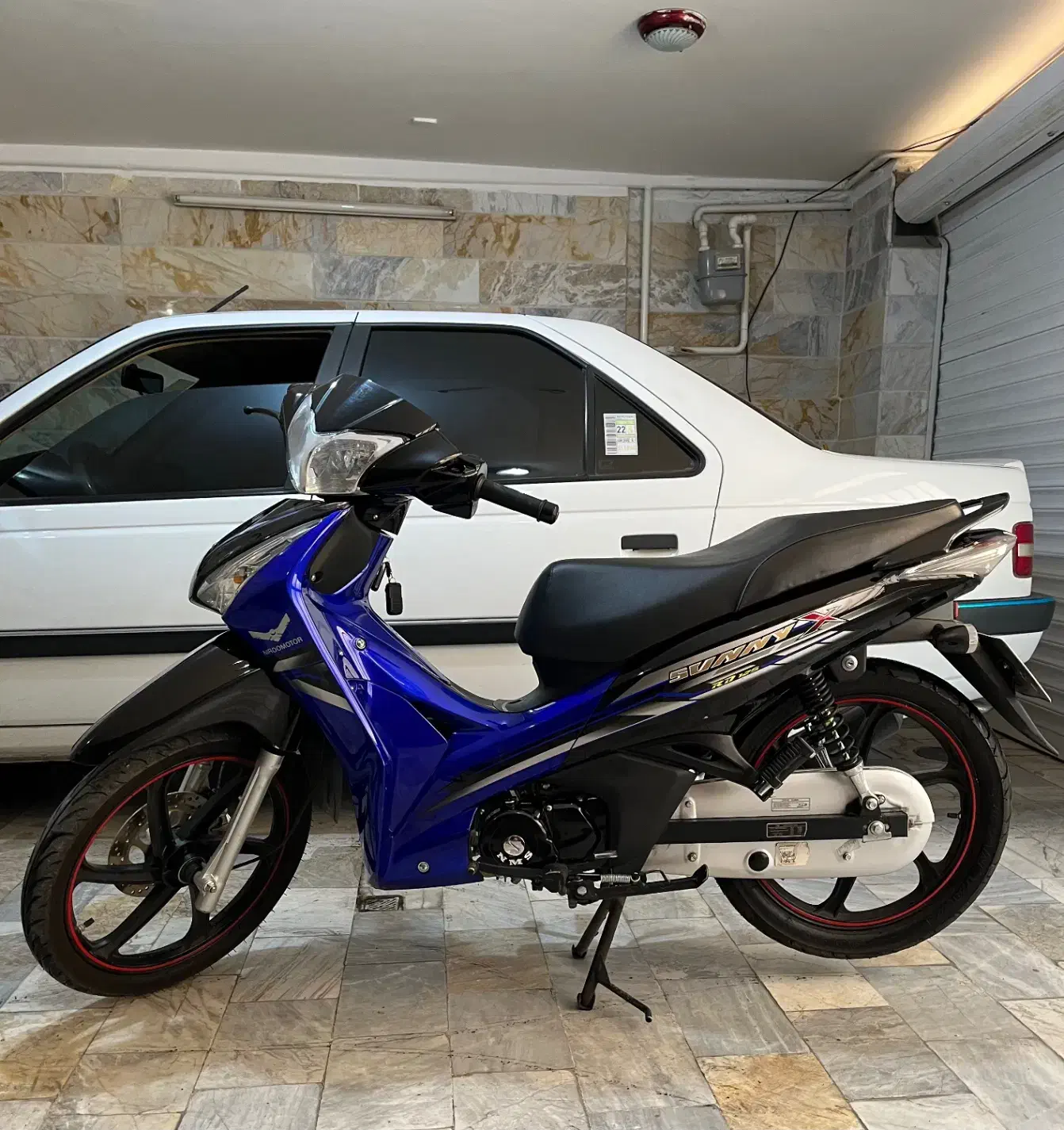 موتور لاکی احسان ۱۲۵|موتورسیکلت|تربتحیدریه, آبشار|دیوار