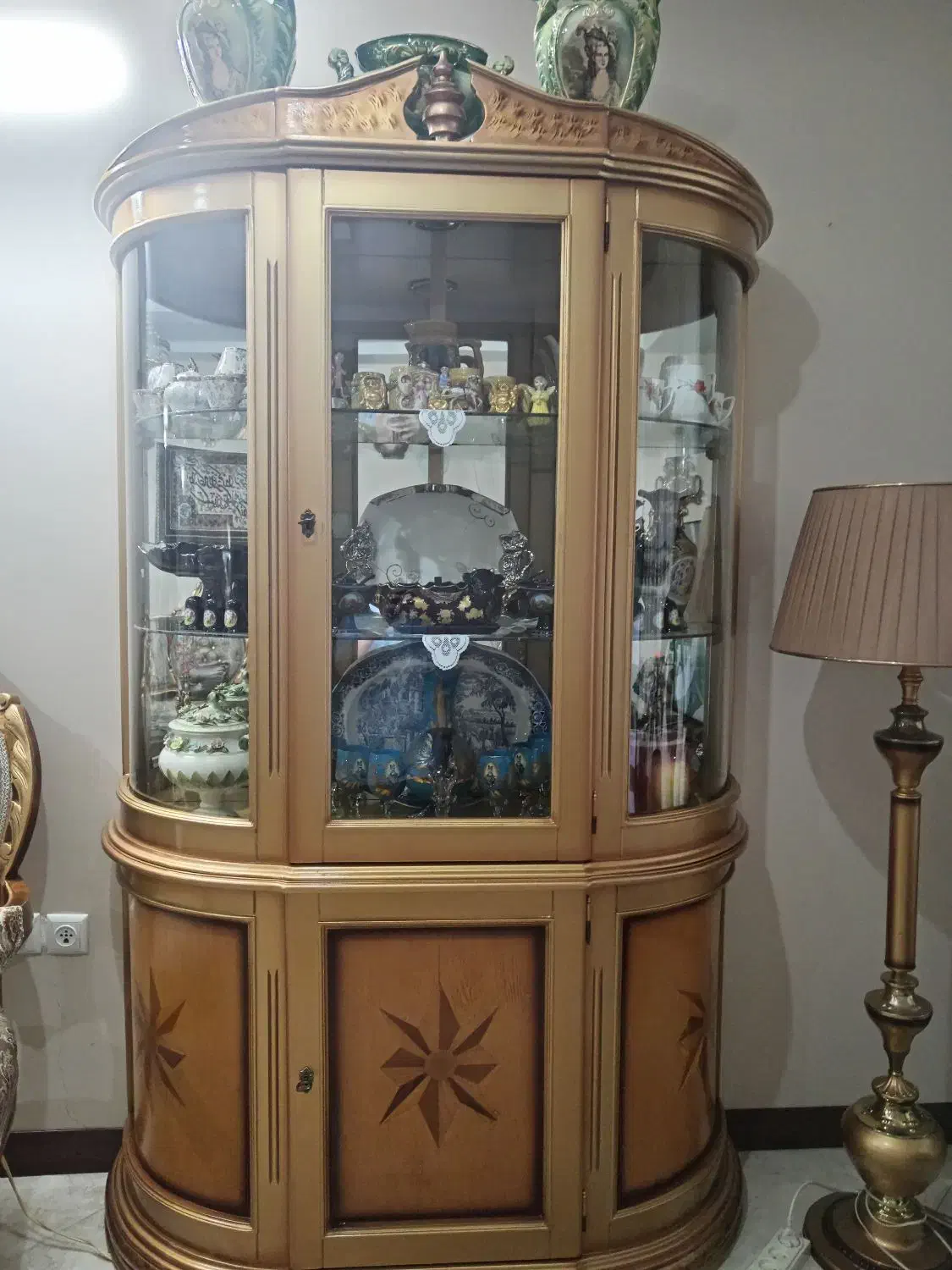 ویترین چوبی|بوفه، ویترین، کنسول|فردیس, نگارستان|دیوار