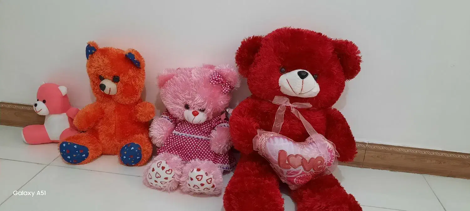 چند عدد عروسک خرسی با باکس کادویی کاملا نو|اسباببازی بچه|نهاوند, |دیوار