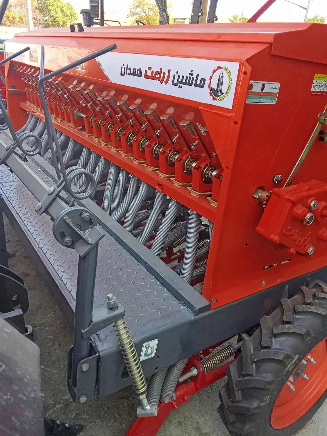 بذرپاش گندم|ماشینآلات صنعتی|چنگ الماسی, |دیوار