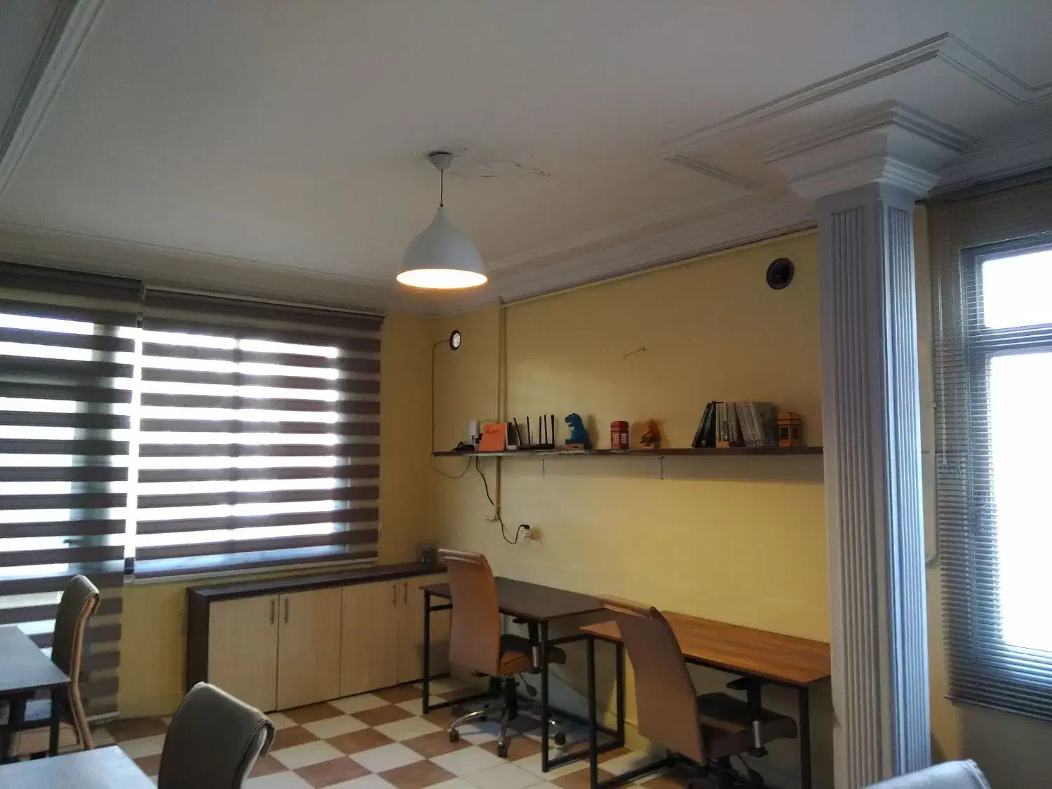 سالن مطالعه رایگان (ظرفیت یک نفر)|اجارهٔ کوتاه‌مدت دفتر کار و فضای آموزشی|مشهد, کوثر|دیوار