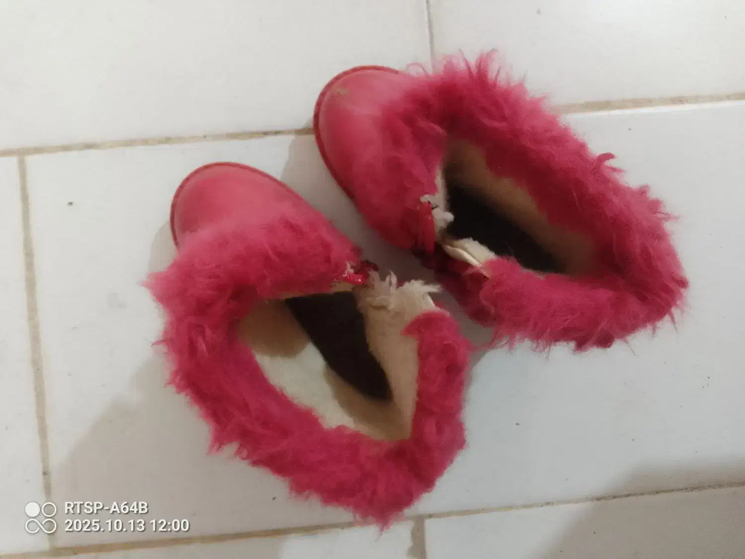 پوتین بچگانه سایز24|کفش و لباس بچه|شاهین دژ, |دیوار