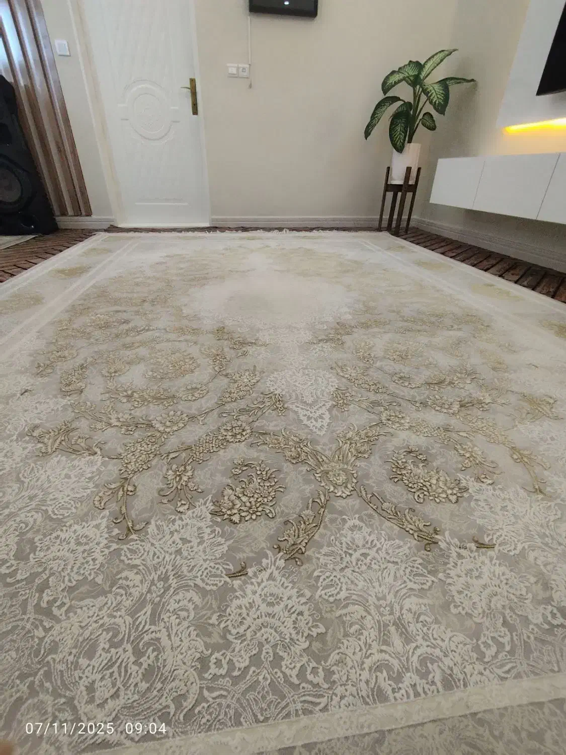 فرش ۹متری ۱۲۰۰شانه طلاکوب گل برجسته|فرش|مرند, |دیوار