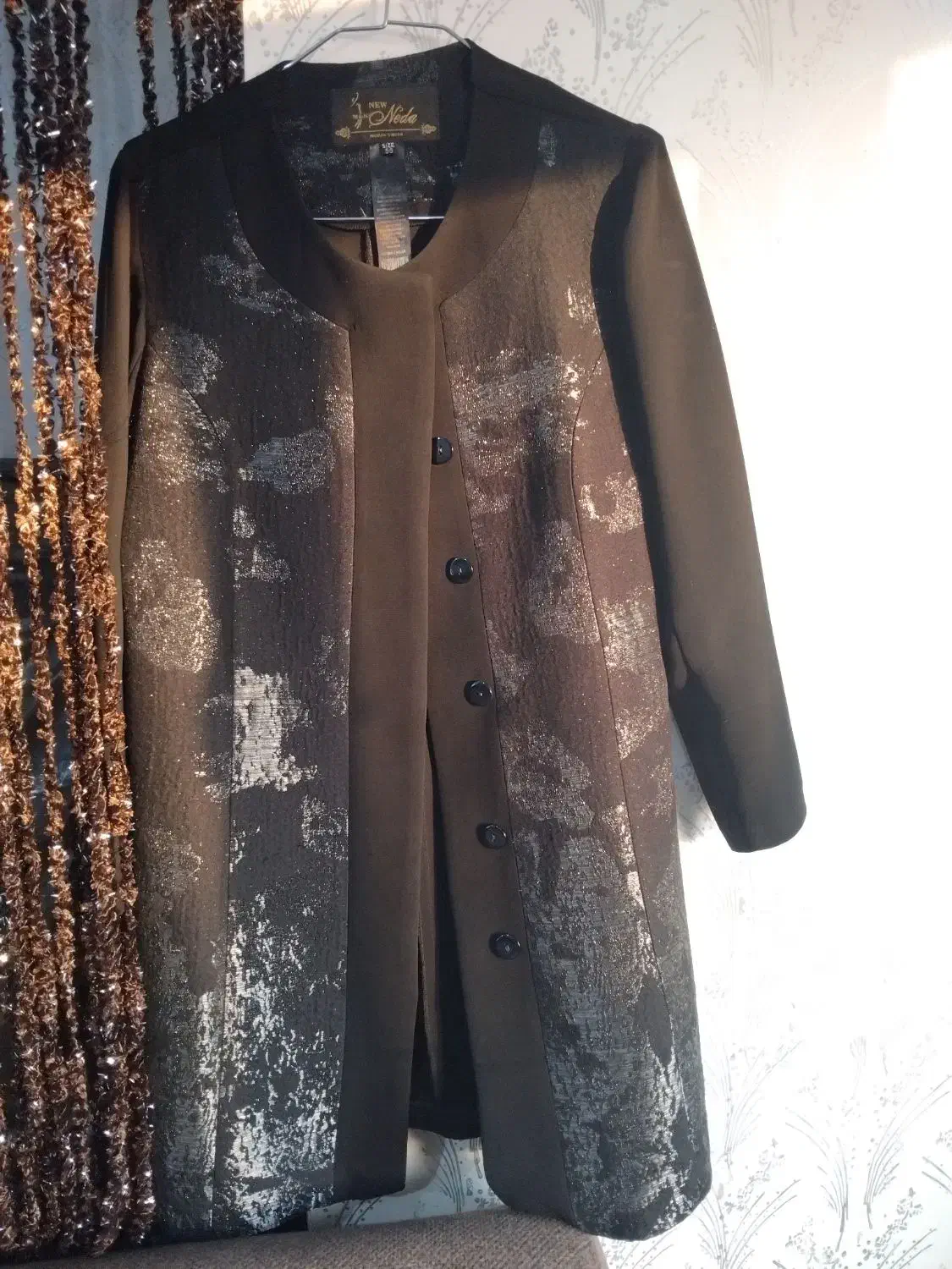 دوعدد مانتو|لباس|دوگنبدان, |دیوار