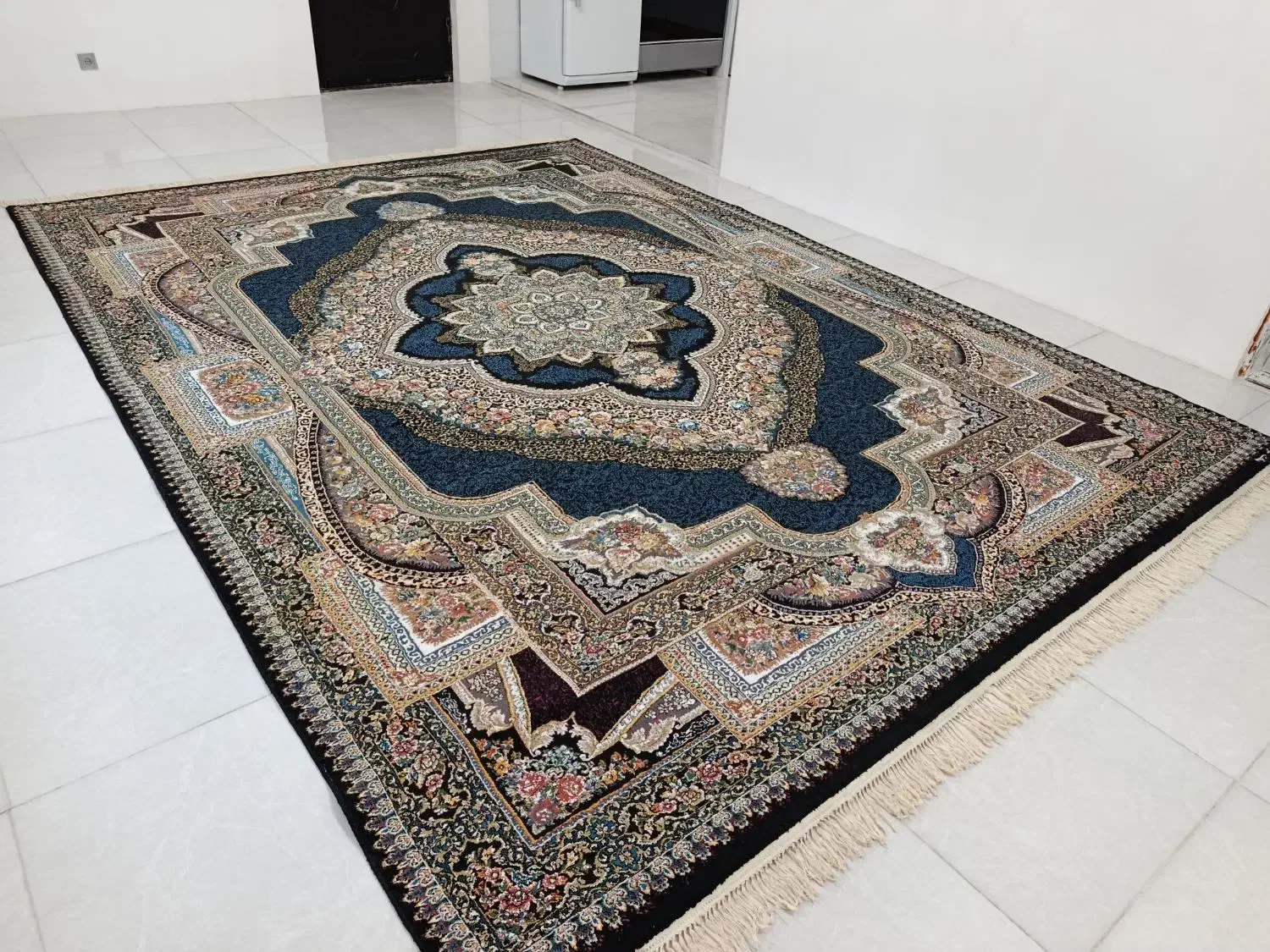 فرش 12متری در حد نو|فرش|رشت, ترمینال|دیوار