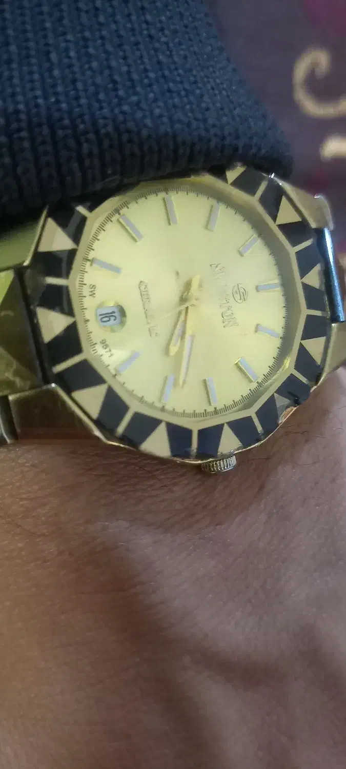 ساعت خاص|ساعت|بم, |دیوار