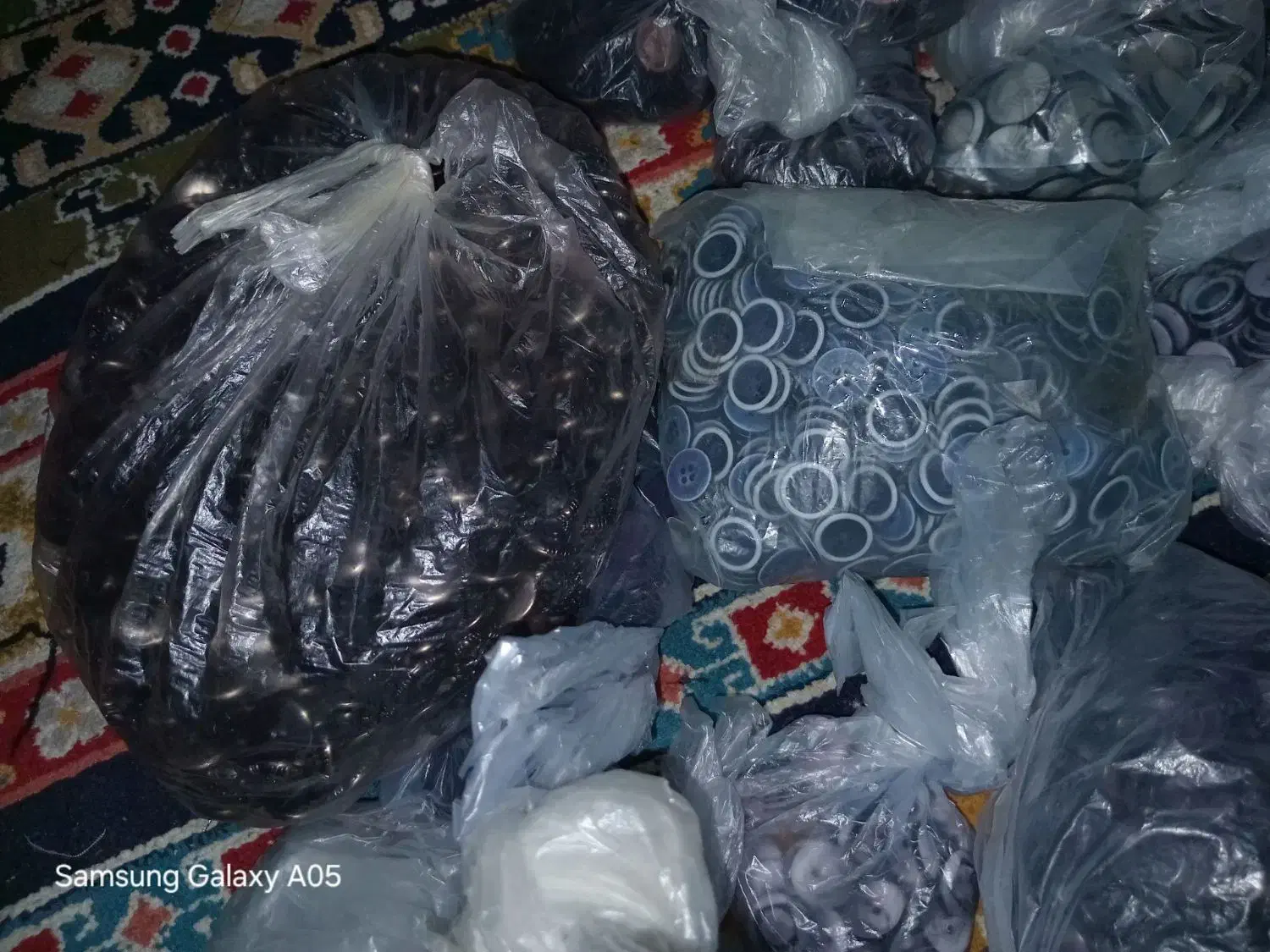 دکمه عمده|لوازم خیاطی و بافتنی|تهران, مولوی|دیوار