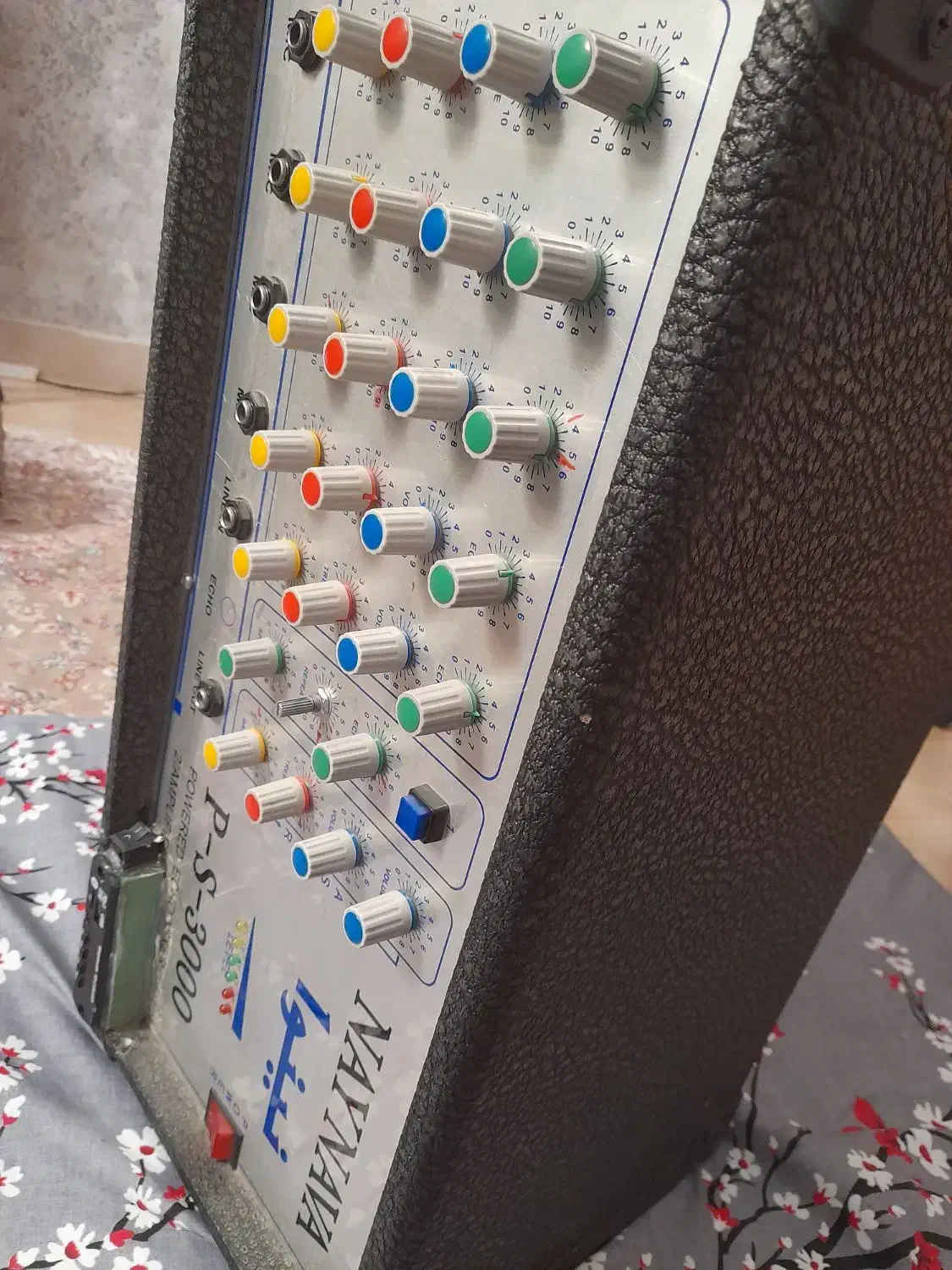 دستگاه نینوا ‌|صوتی و تصویری|سمنان, |دیوار