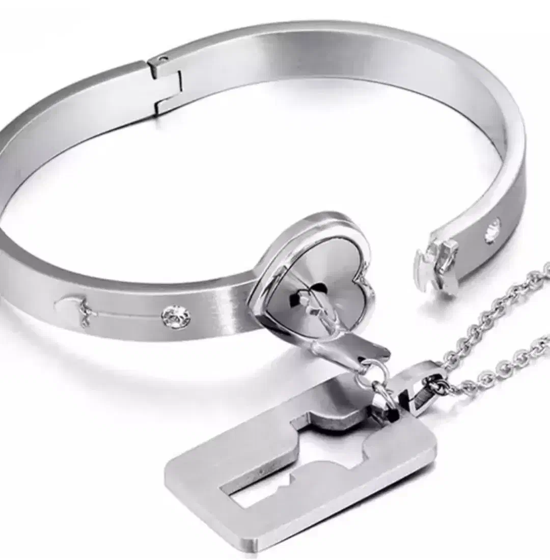 ست دستبند و گردنبند عاشقانه|بدلیجات|نورآباد, |دیوار