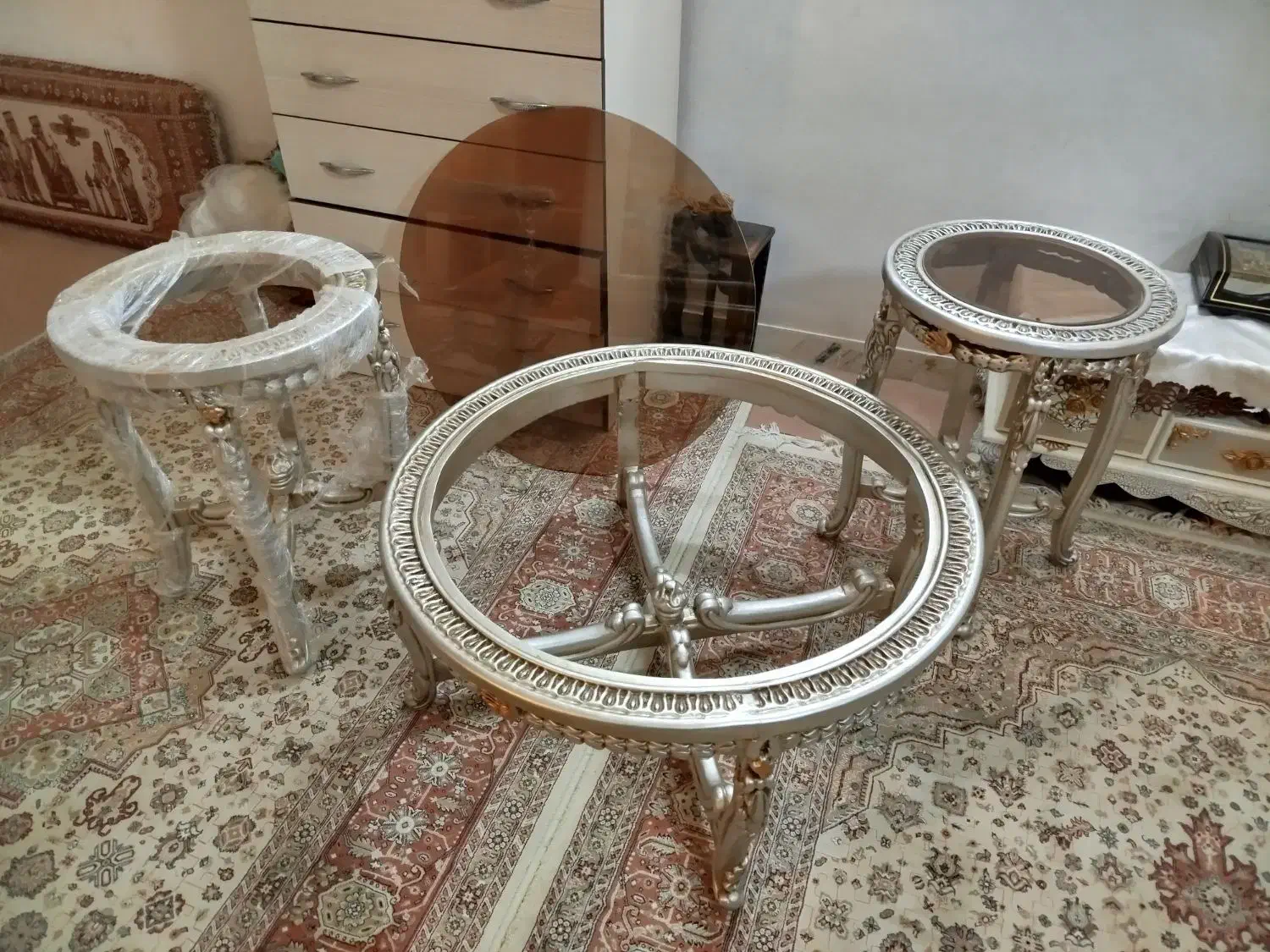 میز وعسلی گرد|مبلمان خانگی و میز عسلی|قم, تعویض پلاک|دیوار