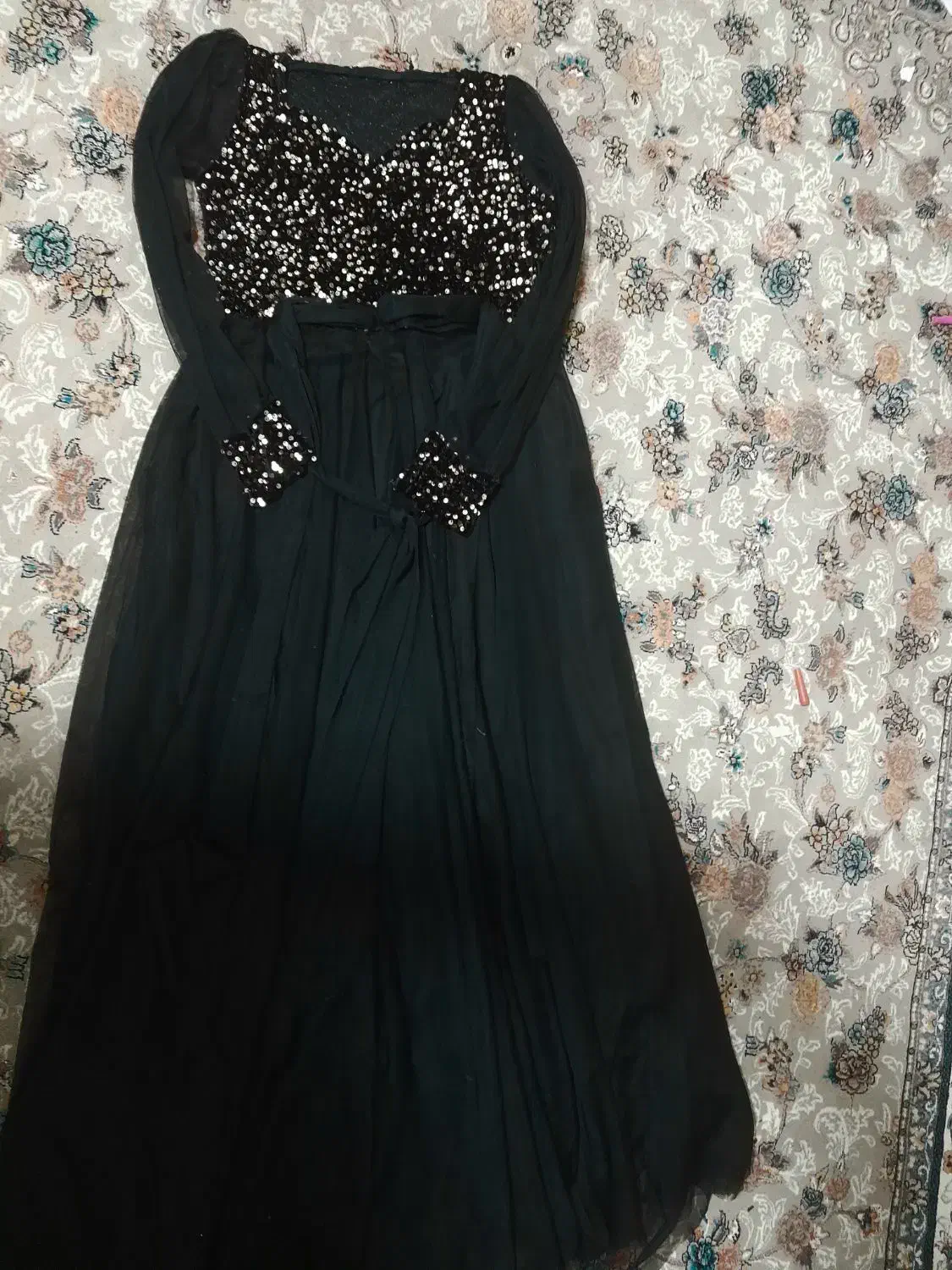 دوعدد کرواس نونو مجلسی|لباس|جوانرود, |دیوار