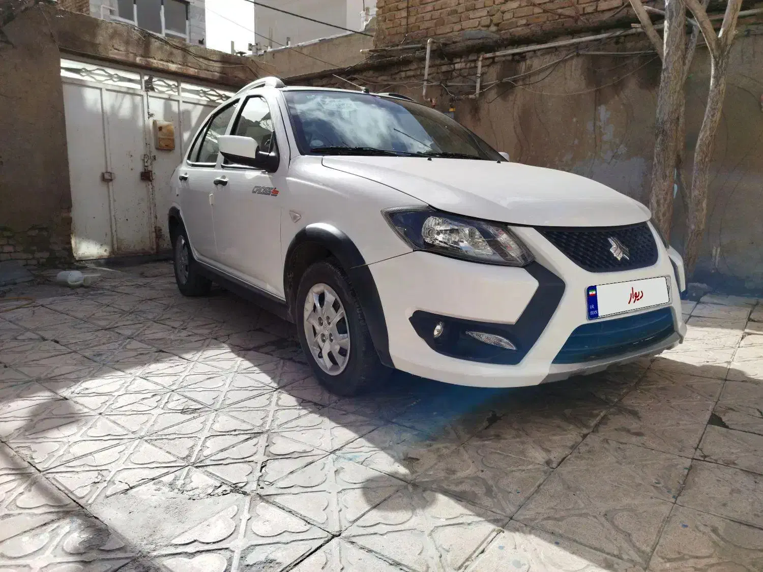 کوییک S سفید|خودرو سواری و وانت|همدان, |دیوار